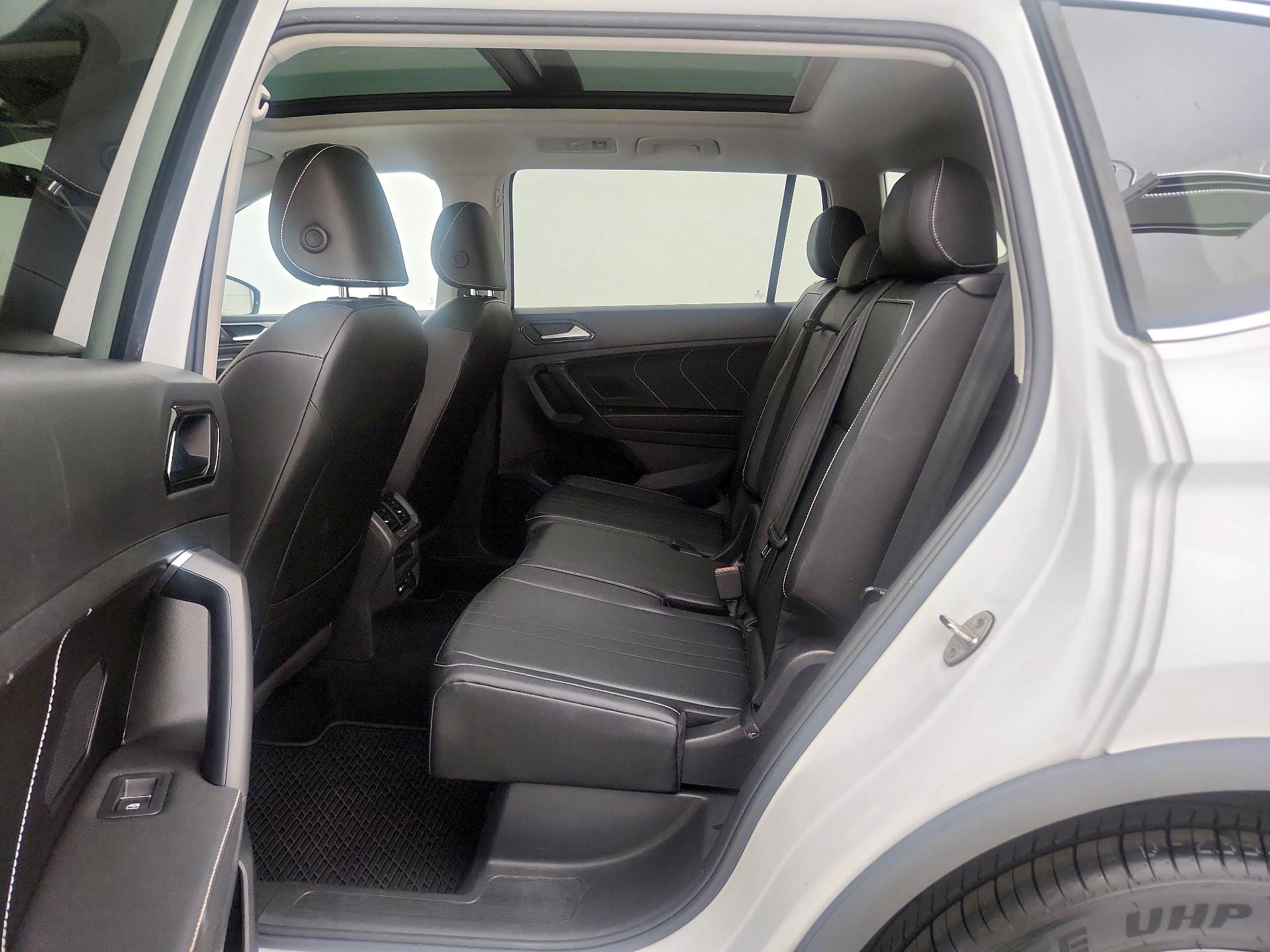 Thumbnail: 2022 Volkswagen Tiguan - 20