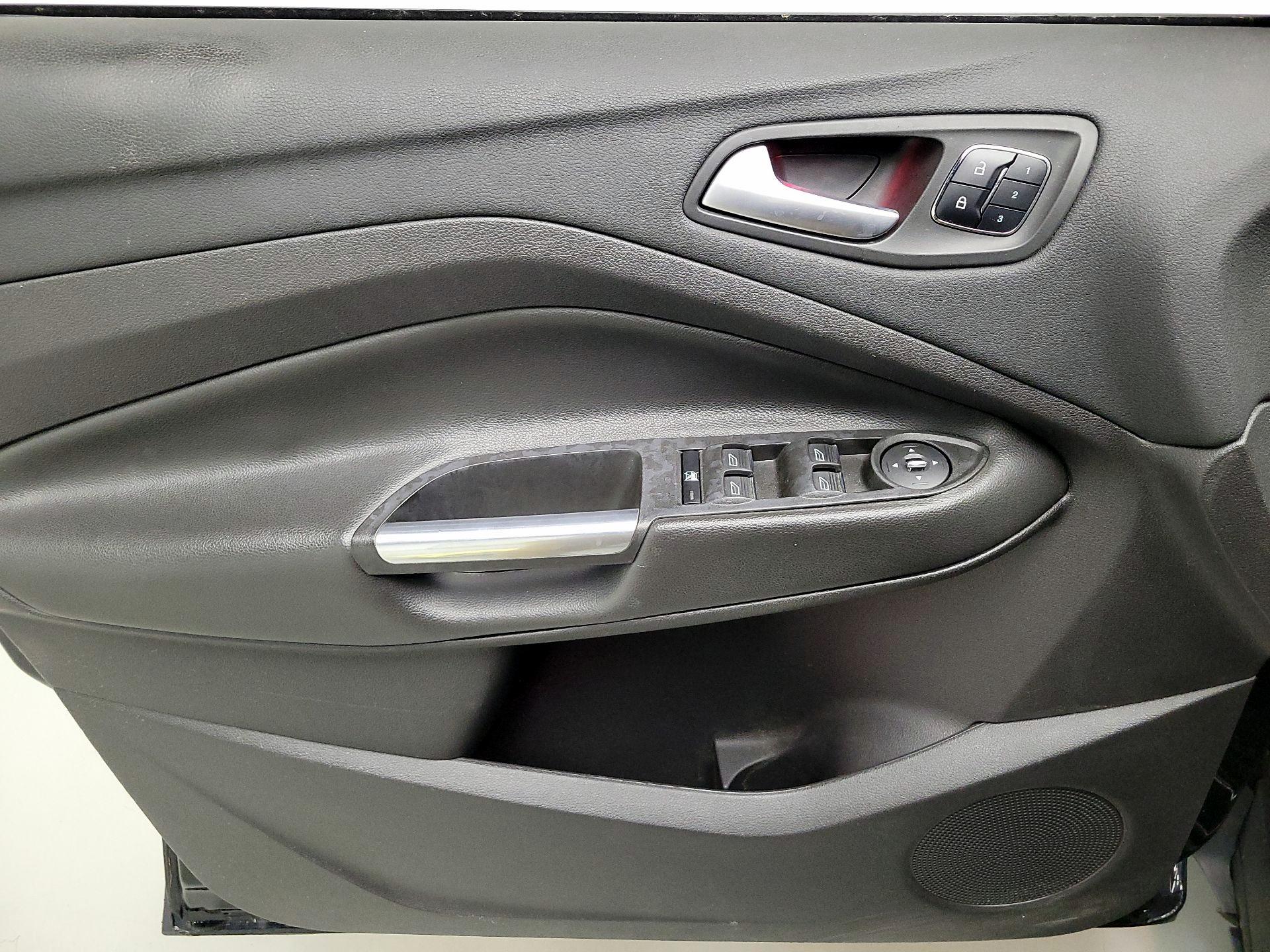 Thumbnail: 2016 Ford Escape - 12