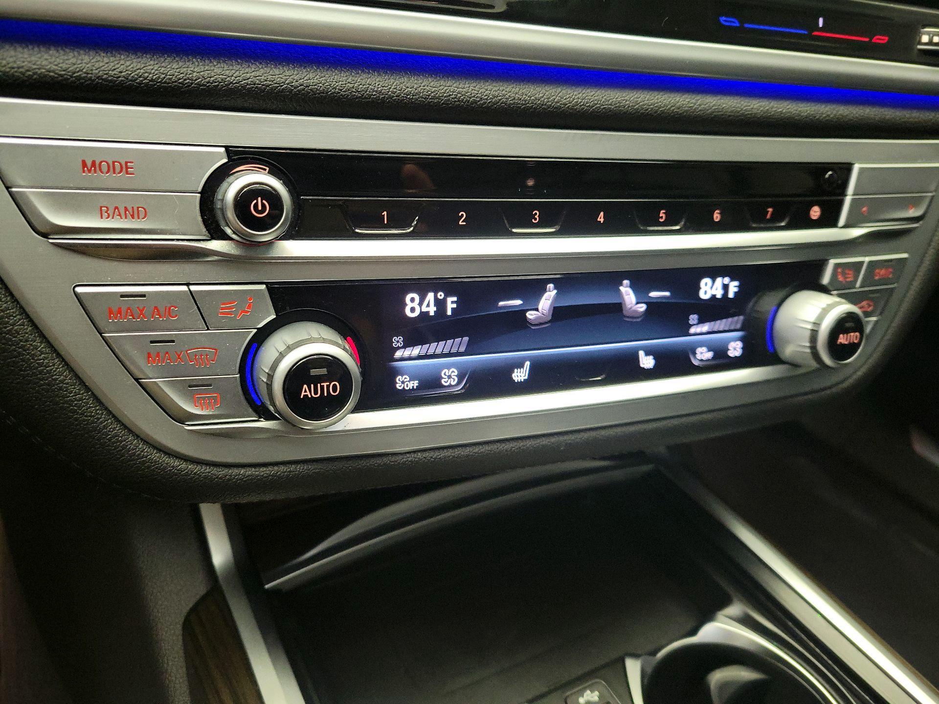 Thumbnail: 2021 BMW 7 Series - 17