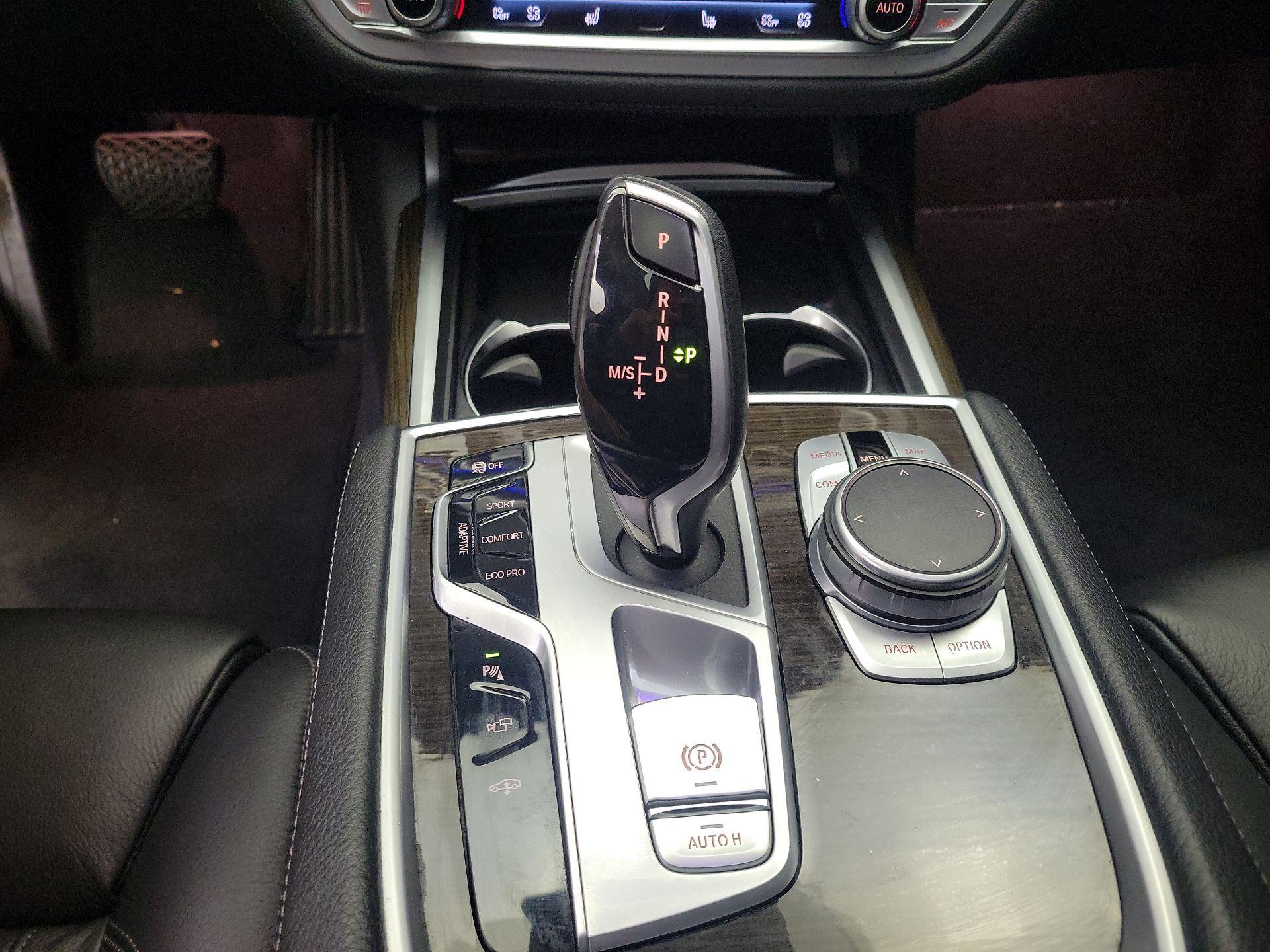 Thumbnail: 2021 BMW 7 Series - 18