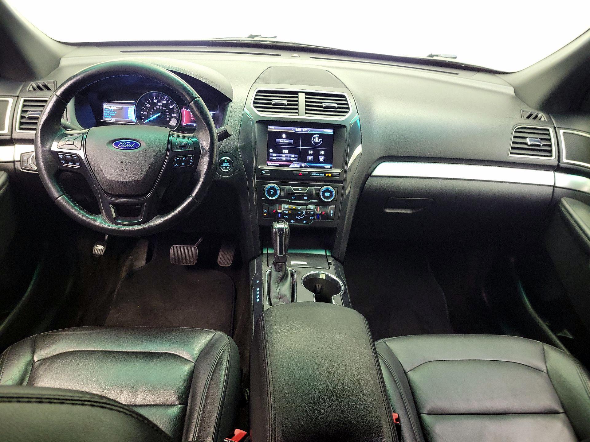 Thumbnail: 2016 Ford Explorer - 9