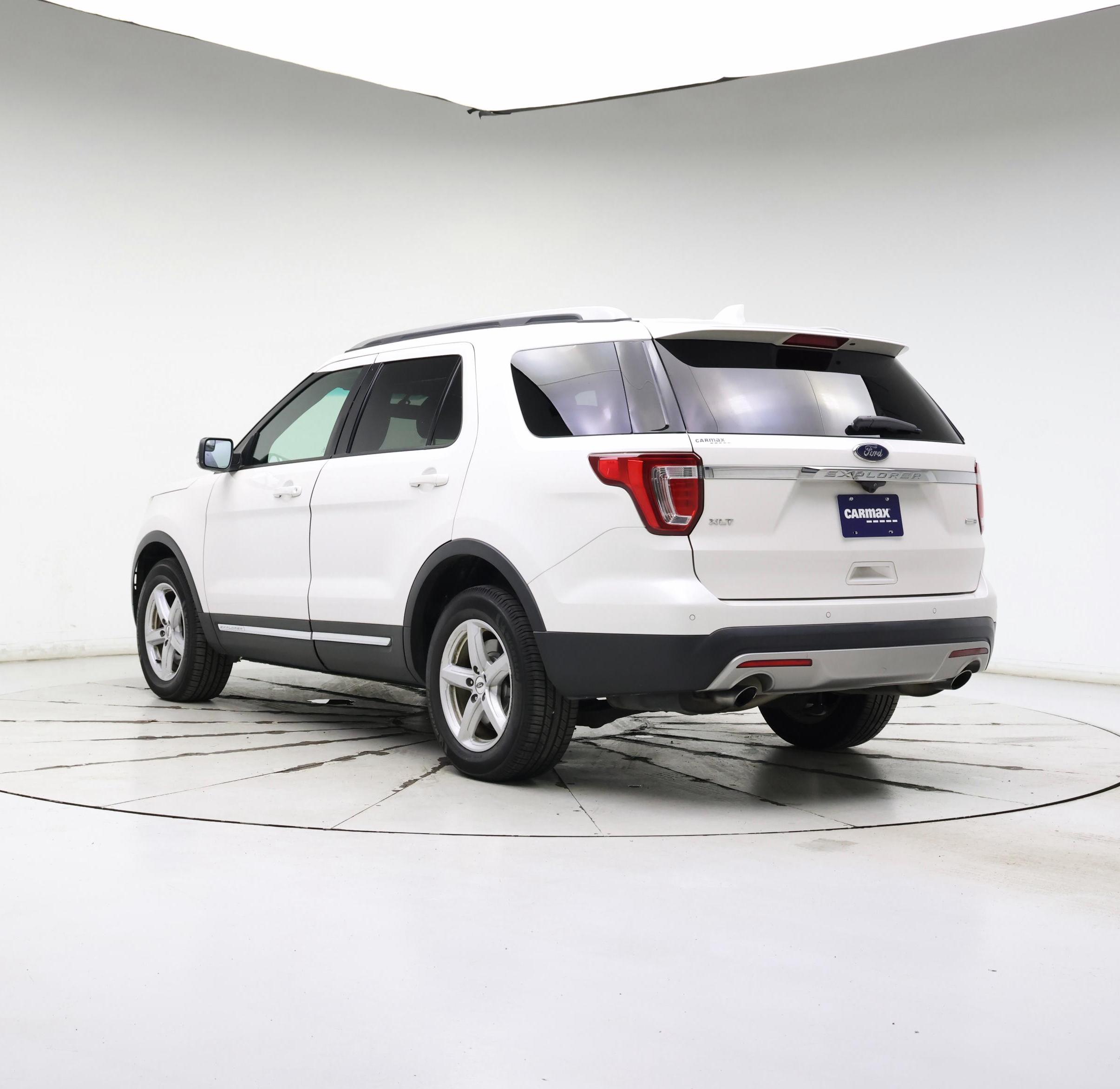 Thumbnail: 2016 Ford Explorer - 2