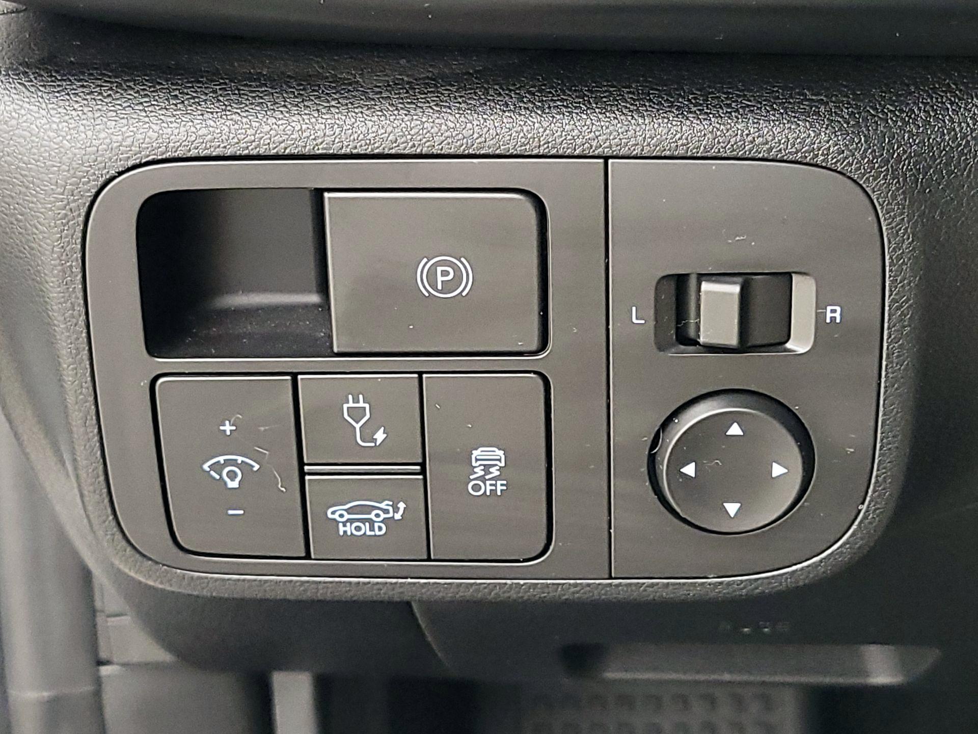 Thumbnail: 2024 Hyundai Ioniq 6 - 13