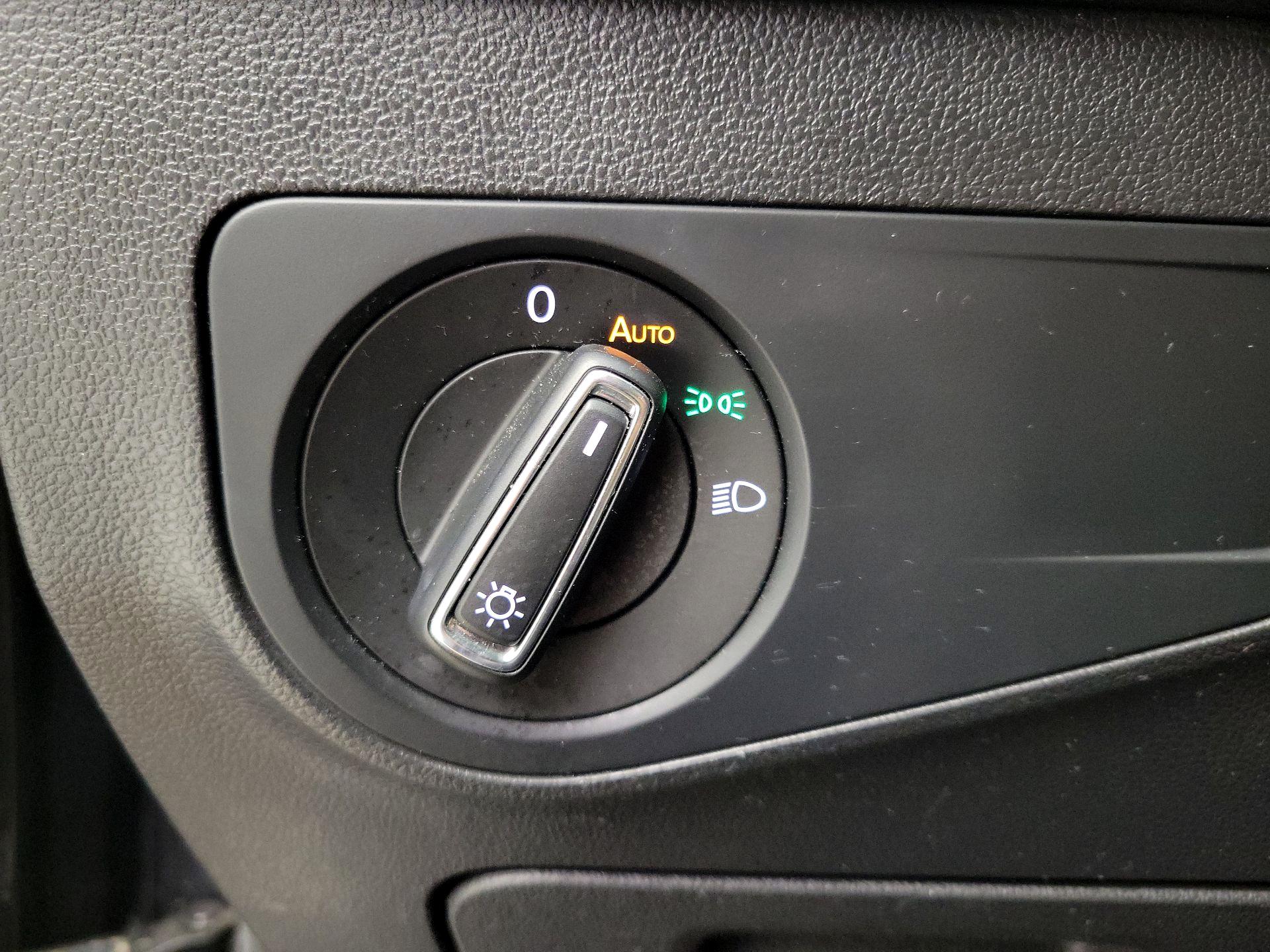 Thumbnail: 2019 Volkswagen Tiguan - 13