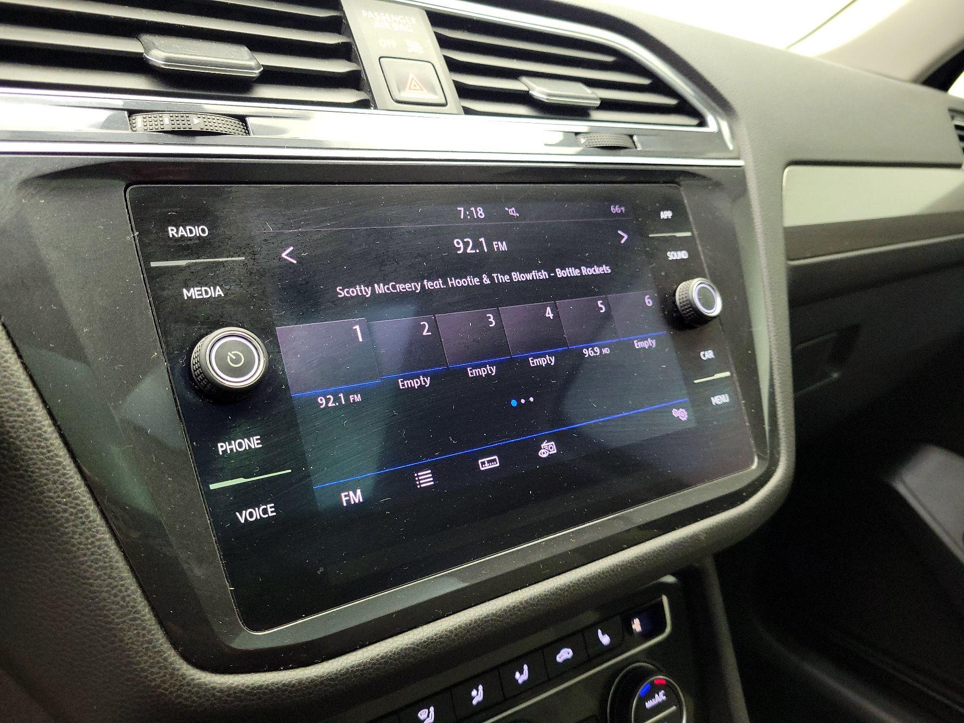 Thumbnail: 2019 Volkswagen Tiguan - 15