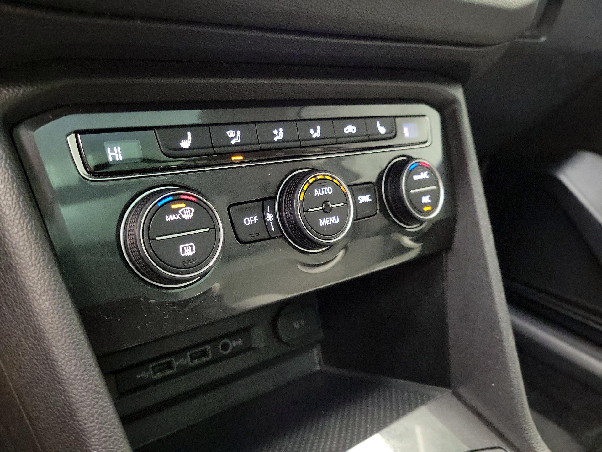 Thumbnail: 2019 Volkswagen Tiguan - 16