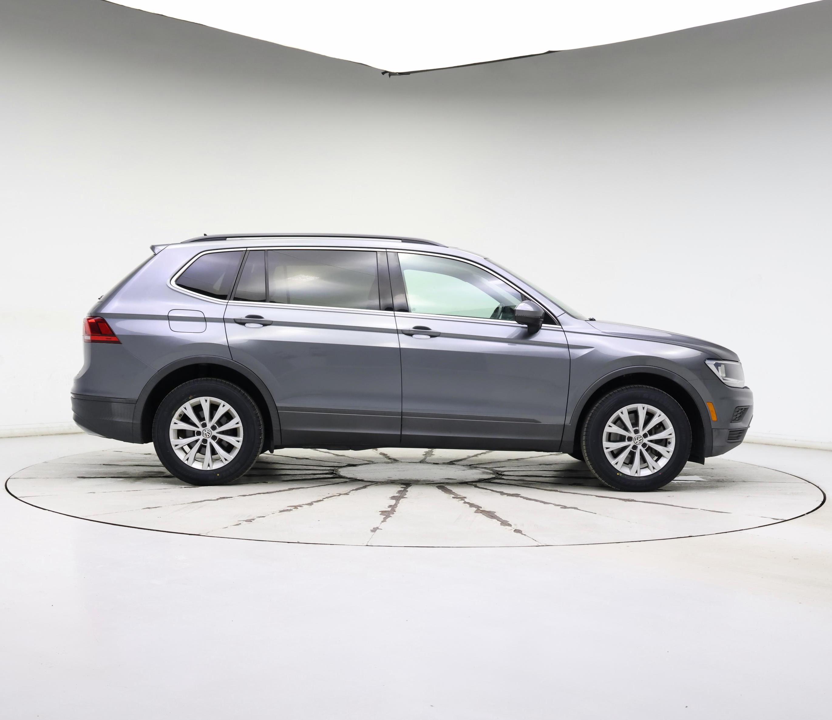 Thumbnail: 2019 Volkswagen Tiguan - 7