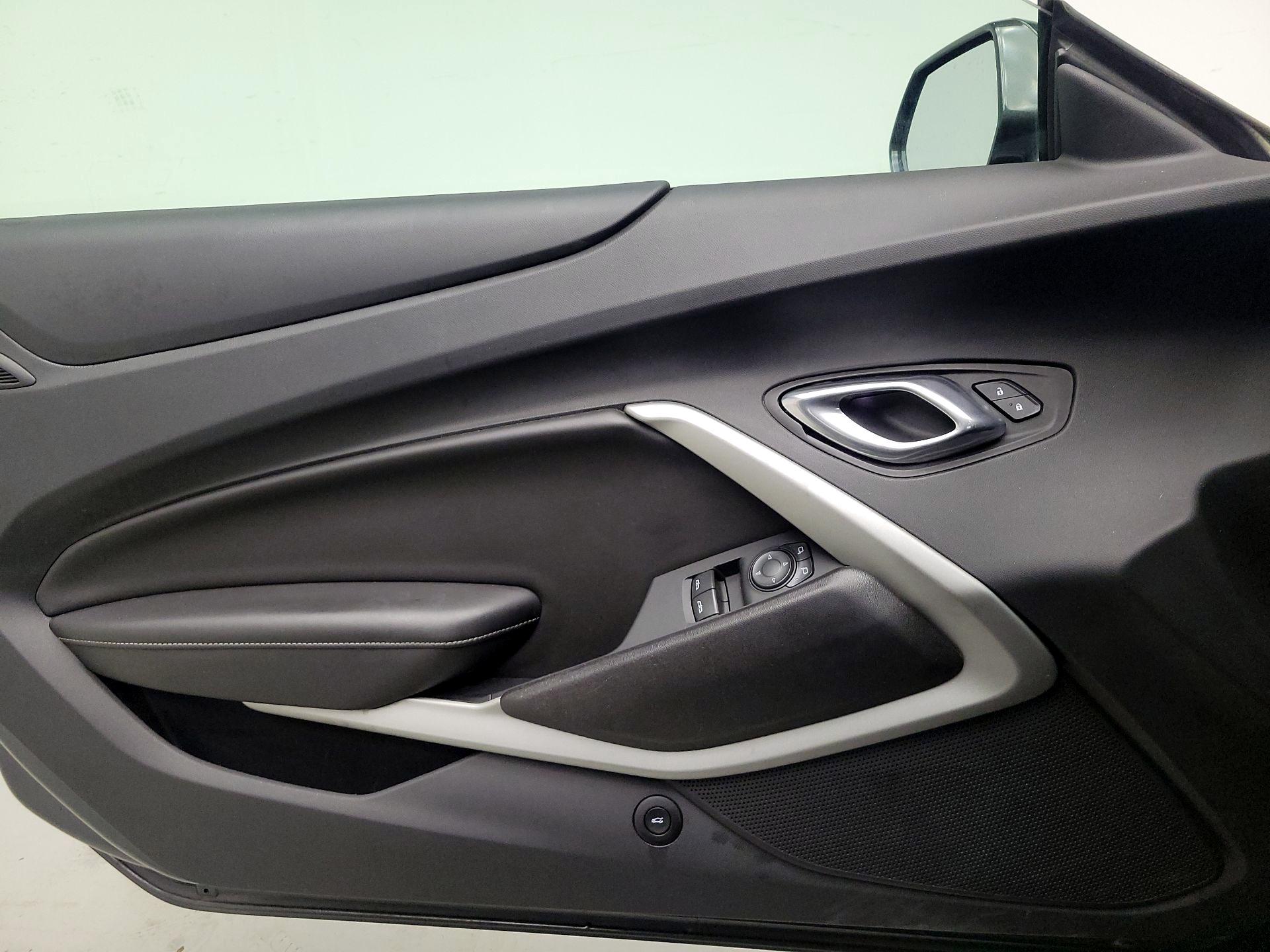 Thumbnail: 2018 Chevrolet Camaro - 12