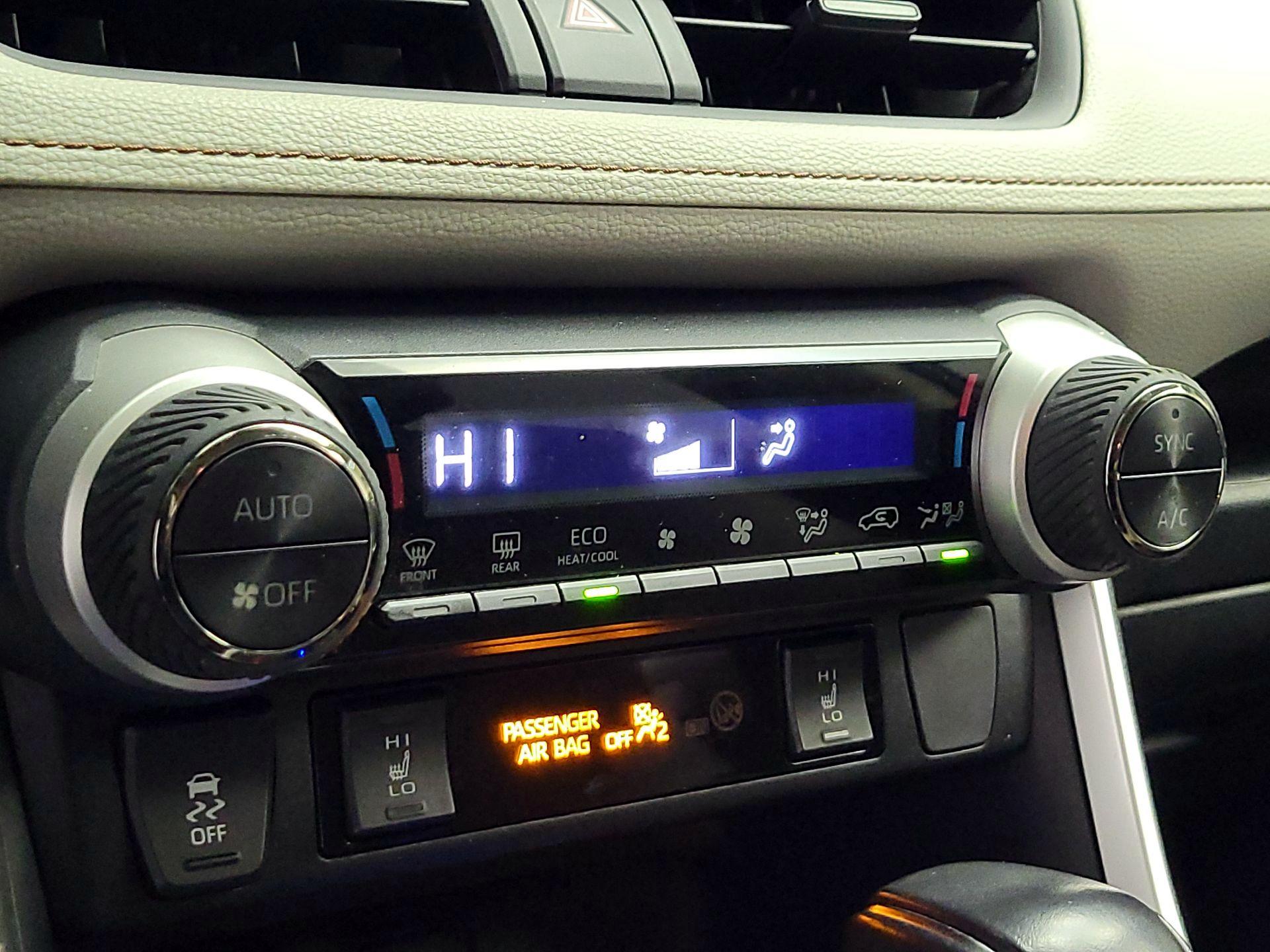 Thumbnail: 2019 Toyota RAV4 - 16