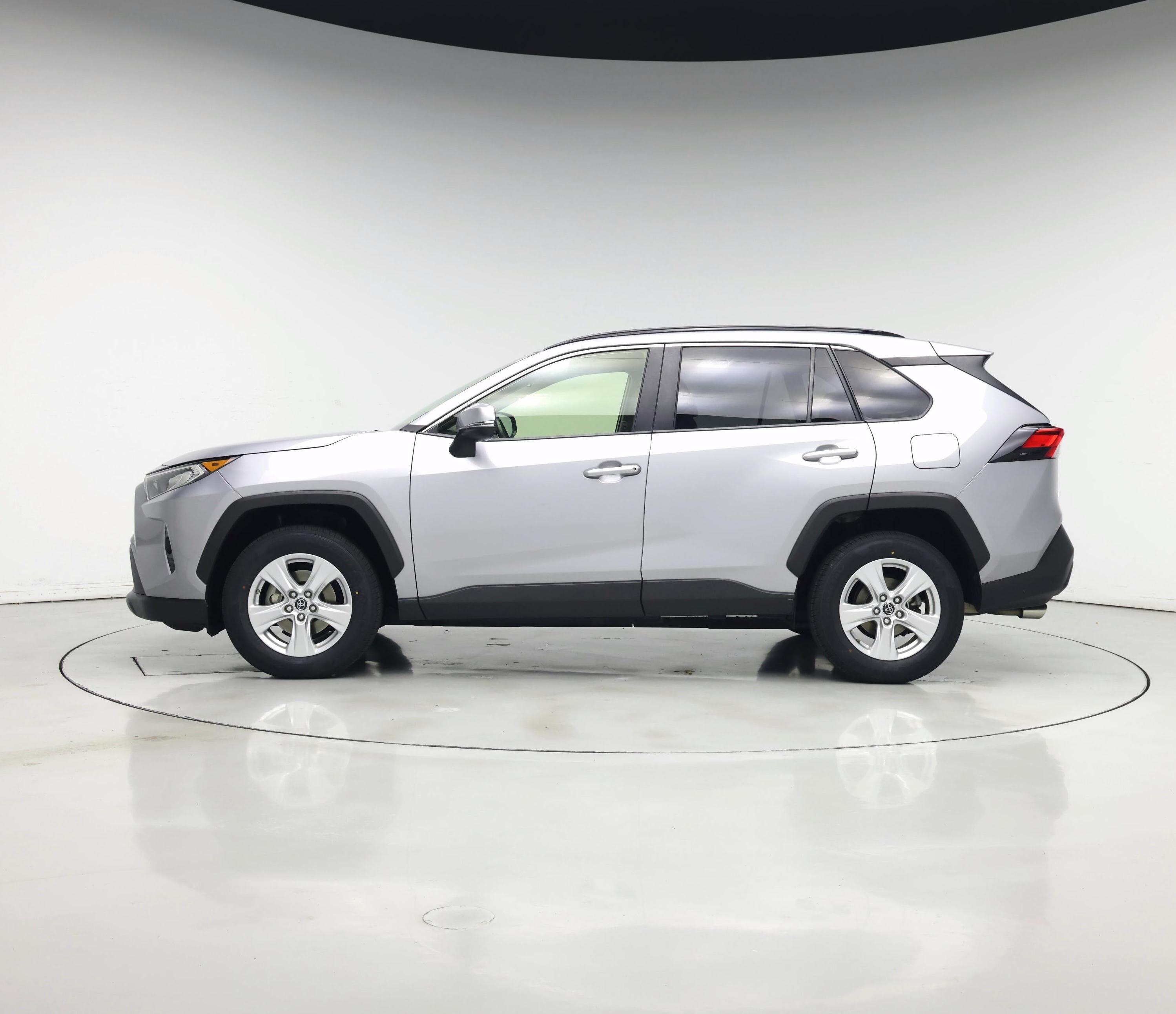 Thumbnail: 2019 Toyota RAV4 - 3