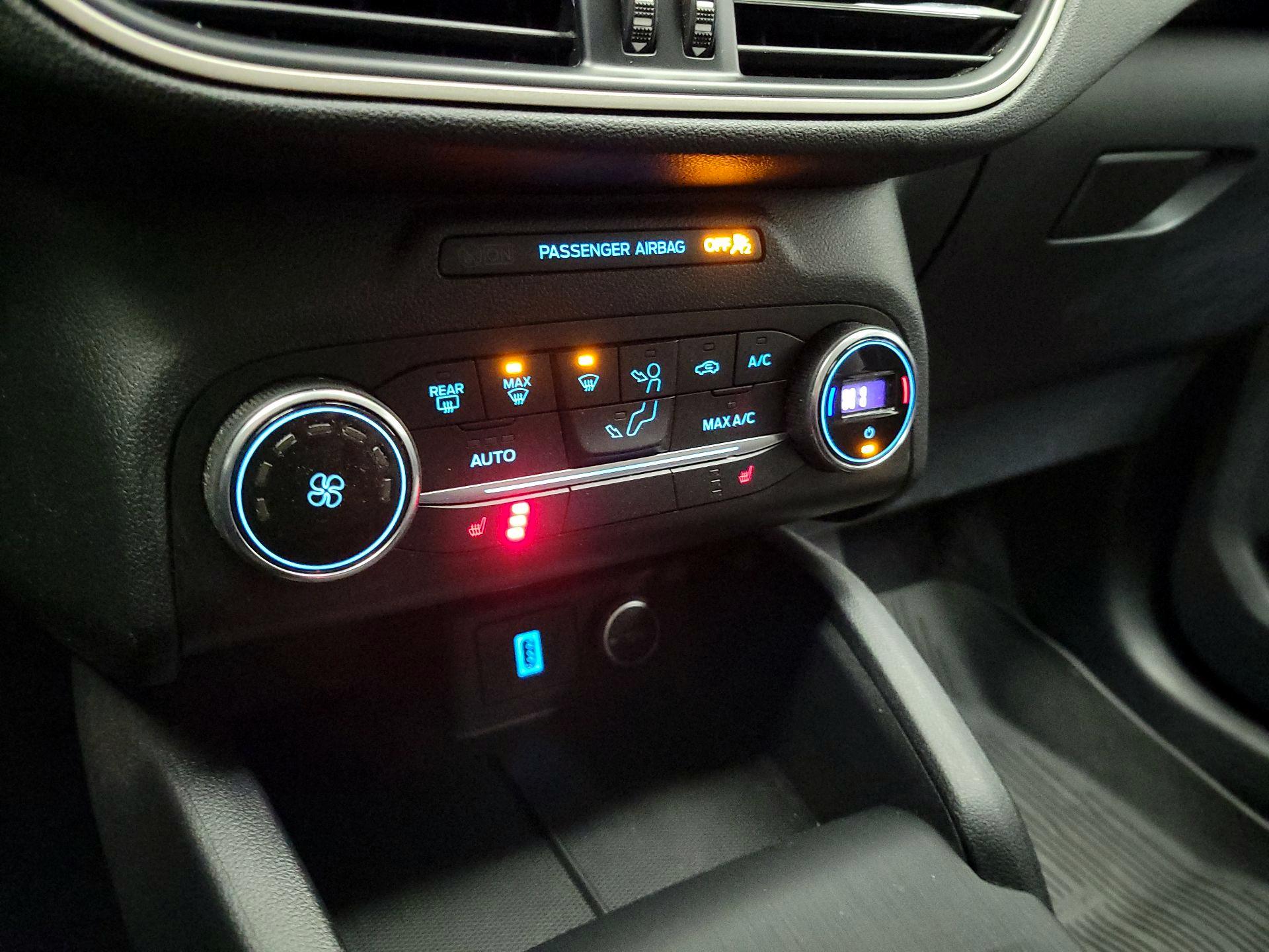 Thumbnail: 2020 Ford Escape - 16