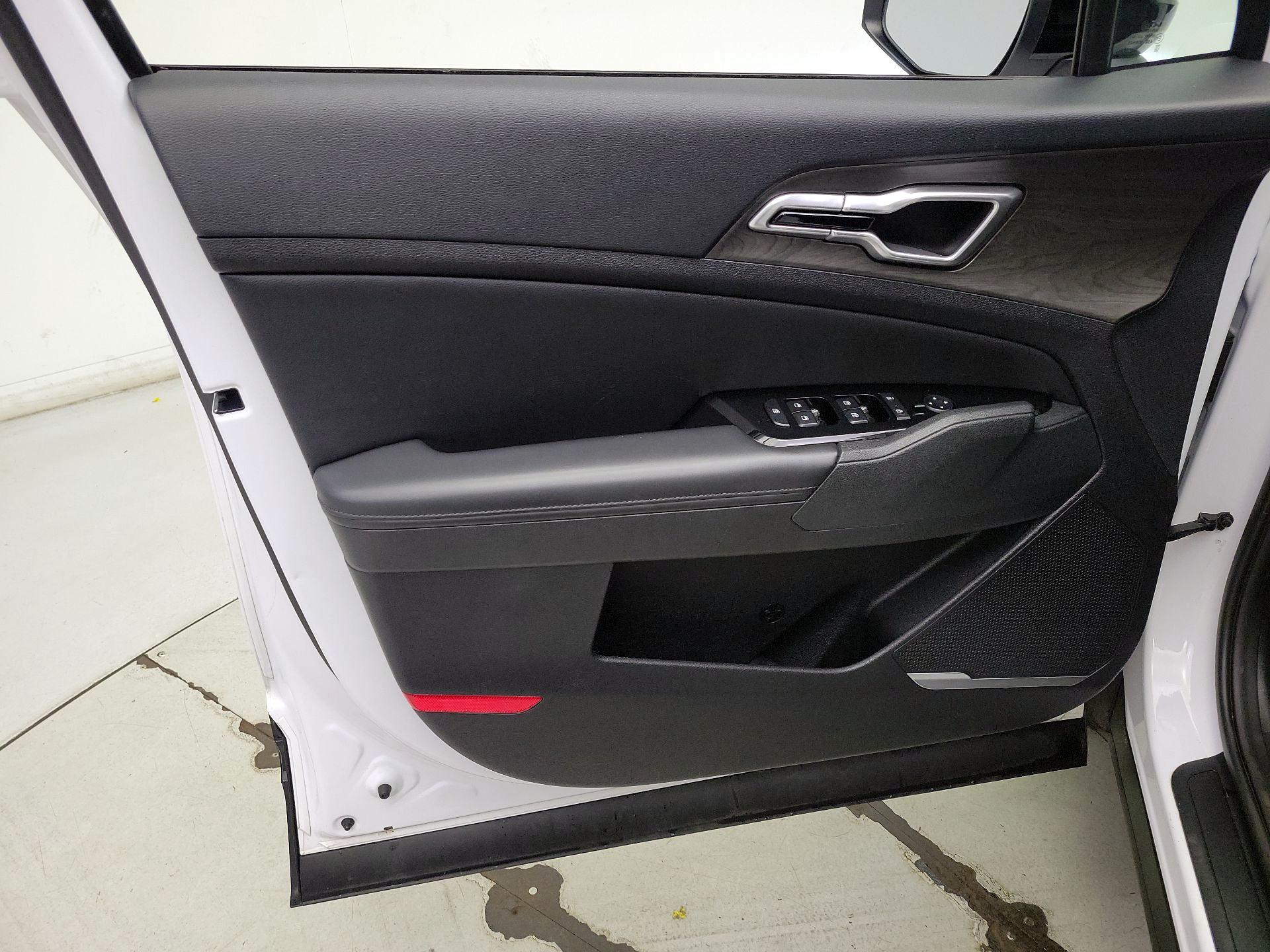 Thumbnail: 2023 Kia Sportage - 12