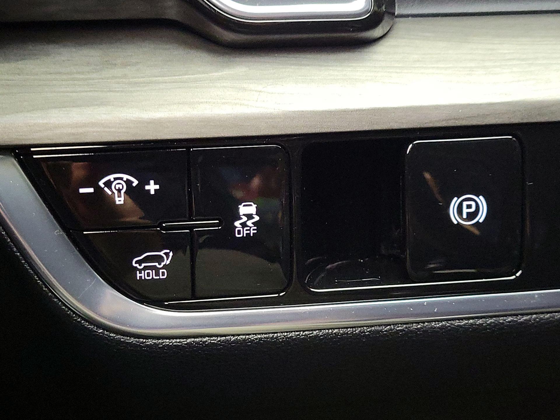 Thumbnail: 2023 Kia Sportage - 13