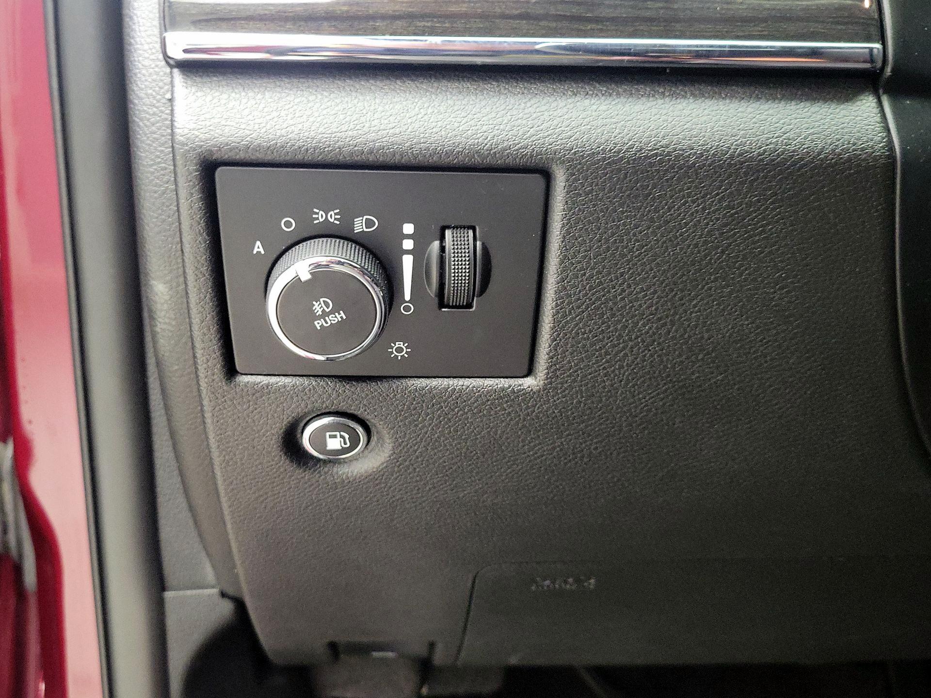 Thumbnail: 2017 Jeep Grand Cherokee - 13