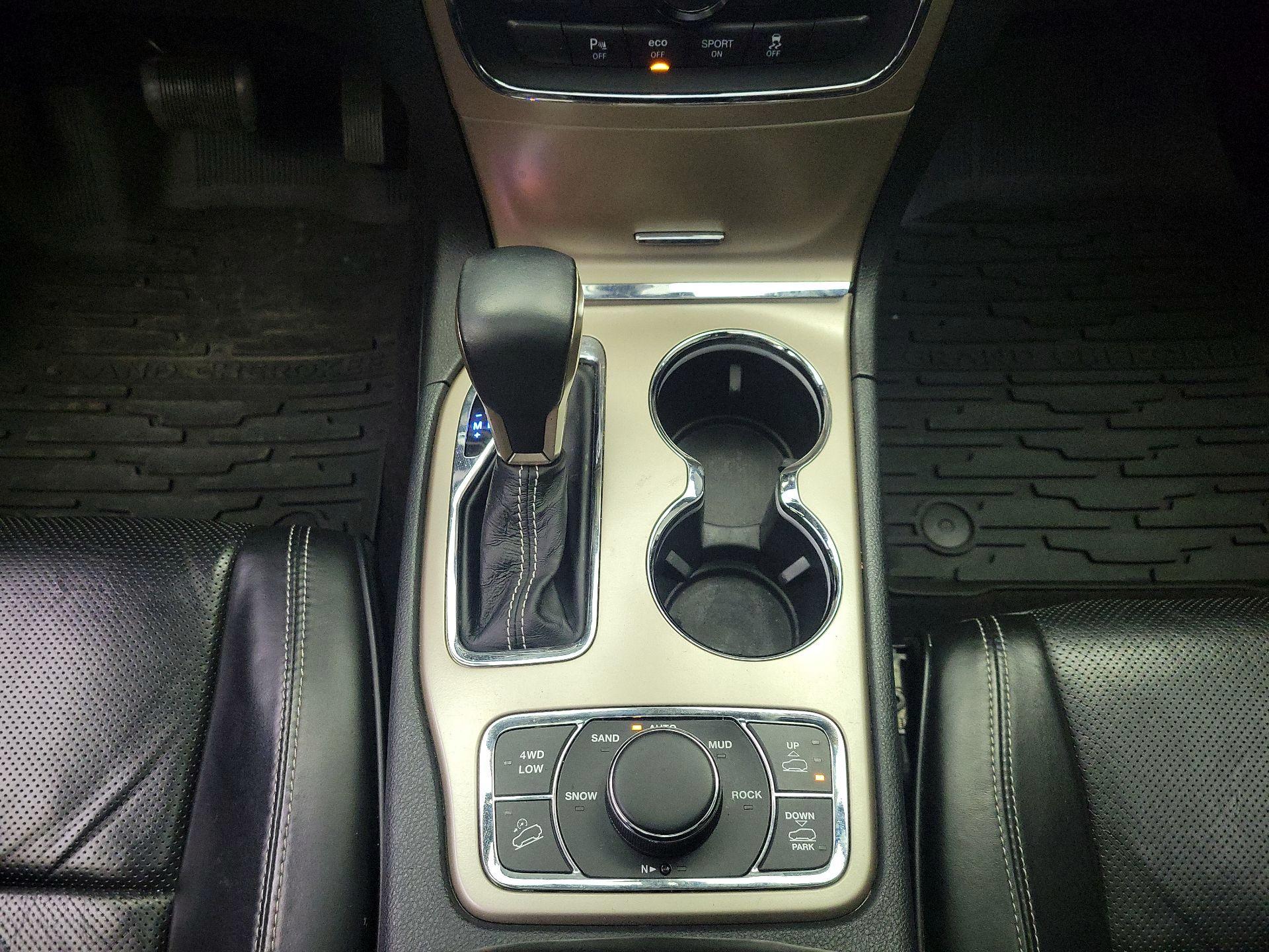 Thumbnail: 2017 Jeep Grand Cherokee - 18