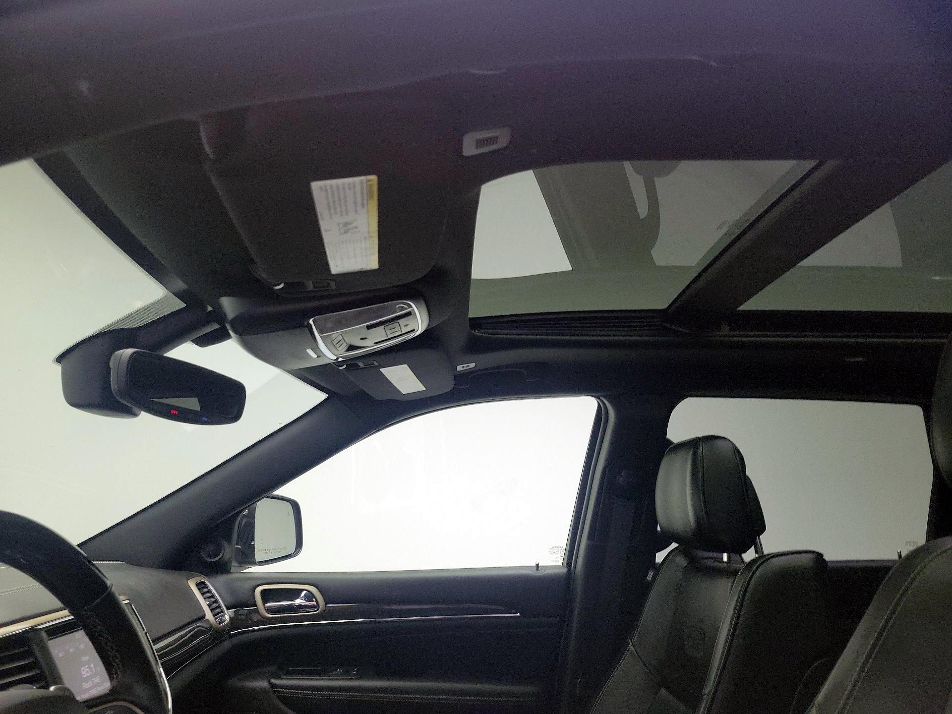 Thumbnail: 2017 Jeep Grand Cherokee - 20