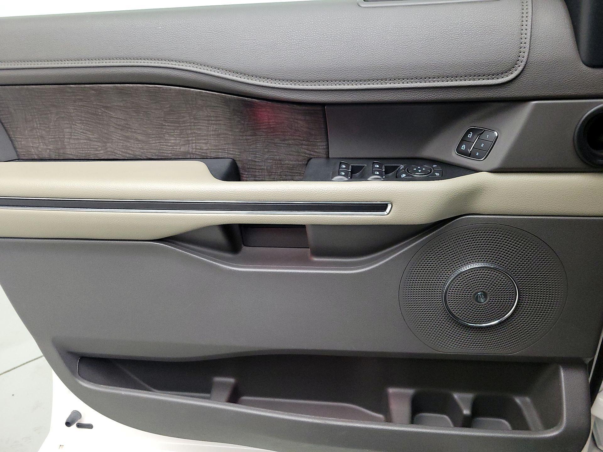 Thumbnail: 2019 Ford Expedition - 12