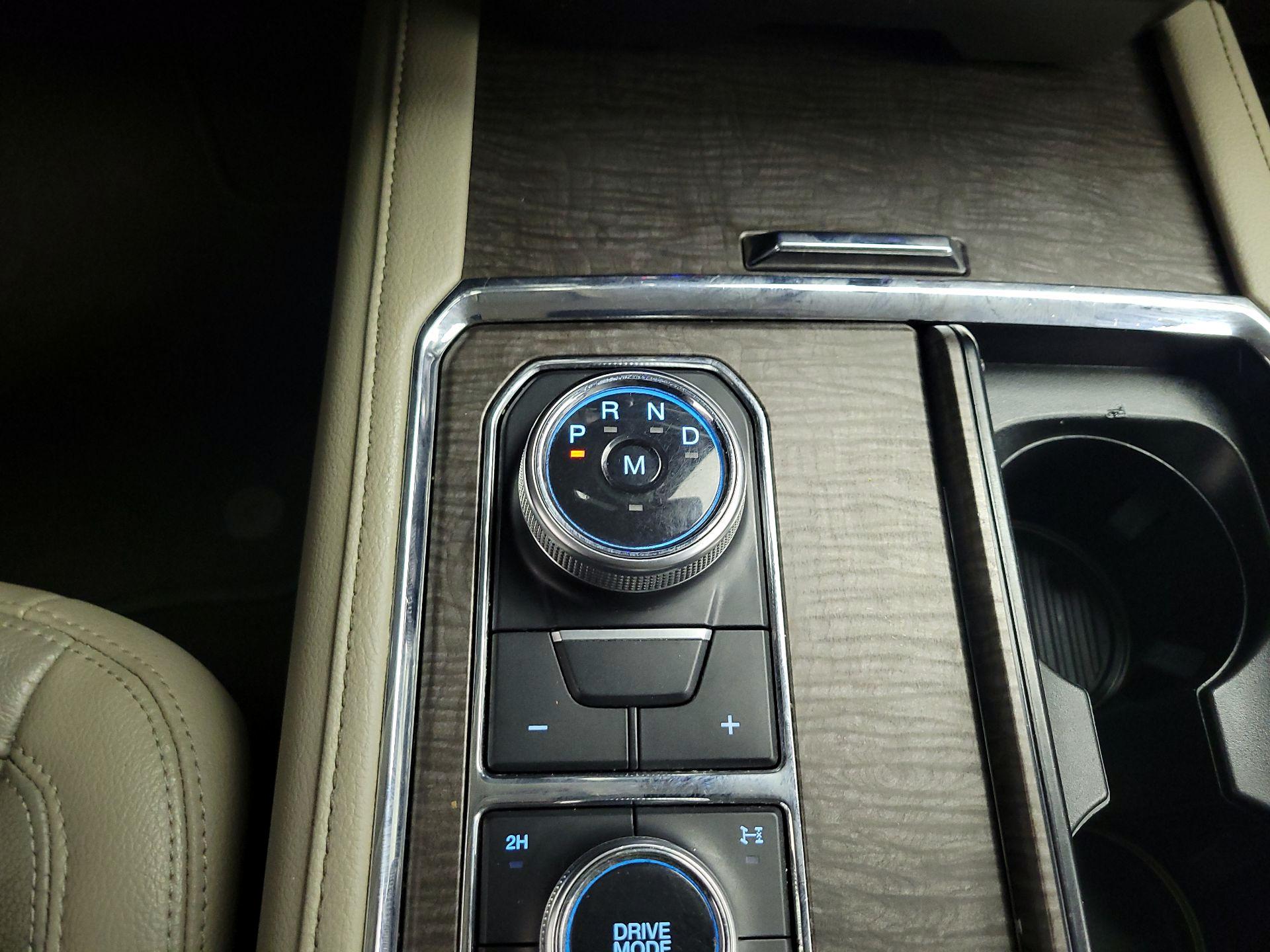 Thumbnail: 2019 Ford Expedition - 16