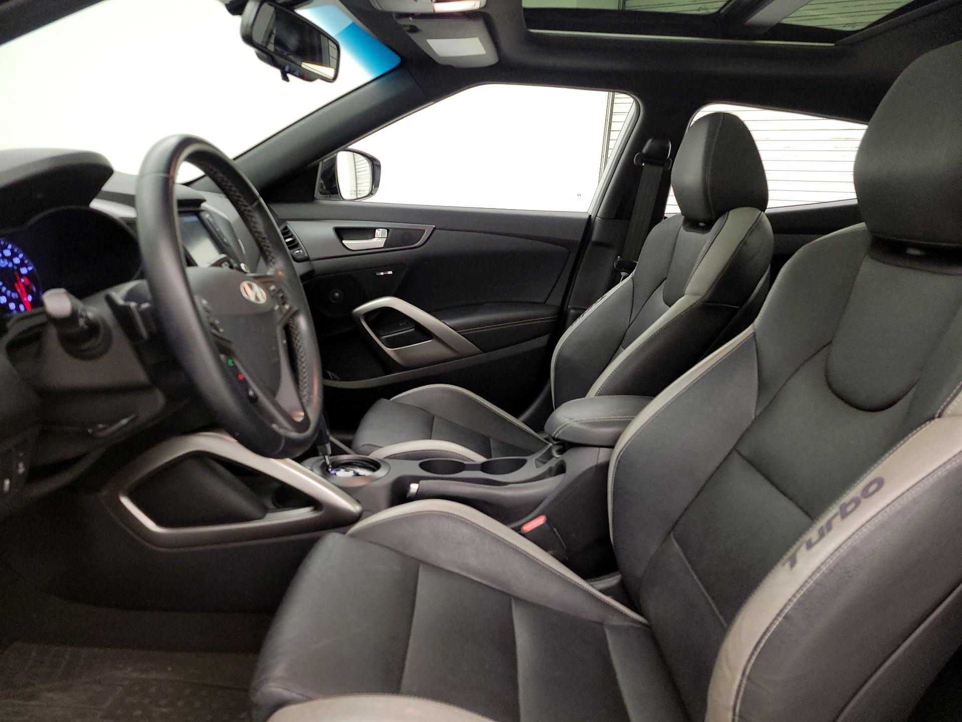 Thumbnail: 2017 Hyundai Veloster - 11