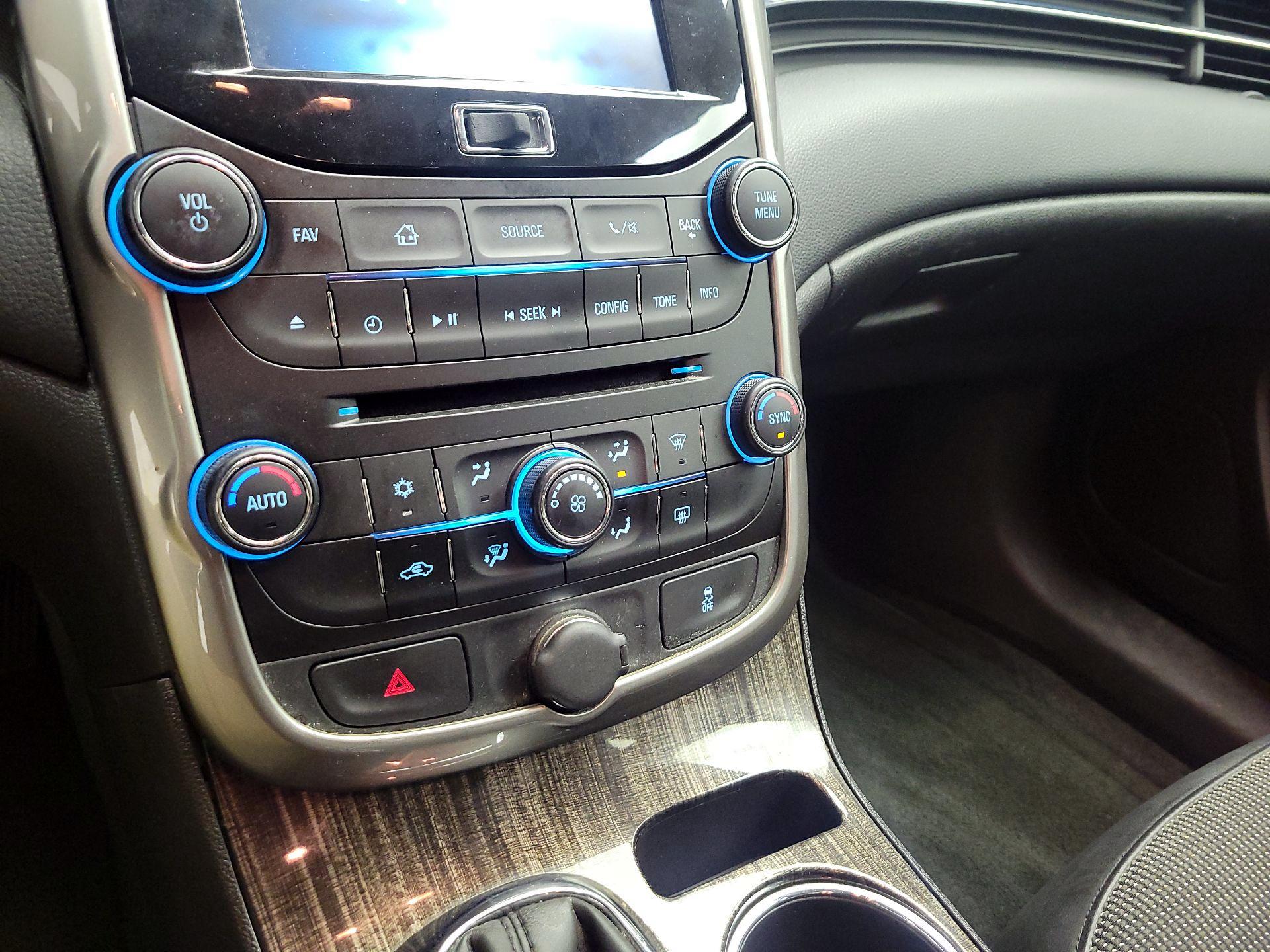 Thumbnail: 2014 Chevrolet Malibu - 14