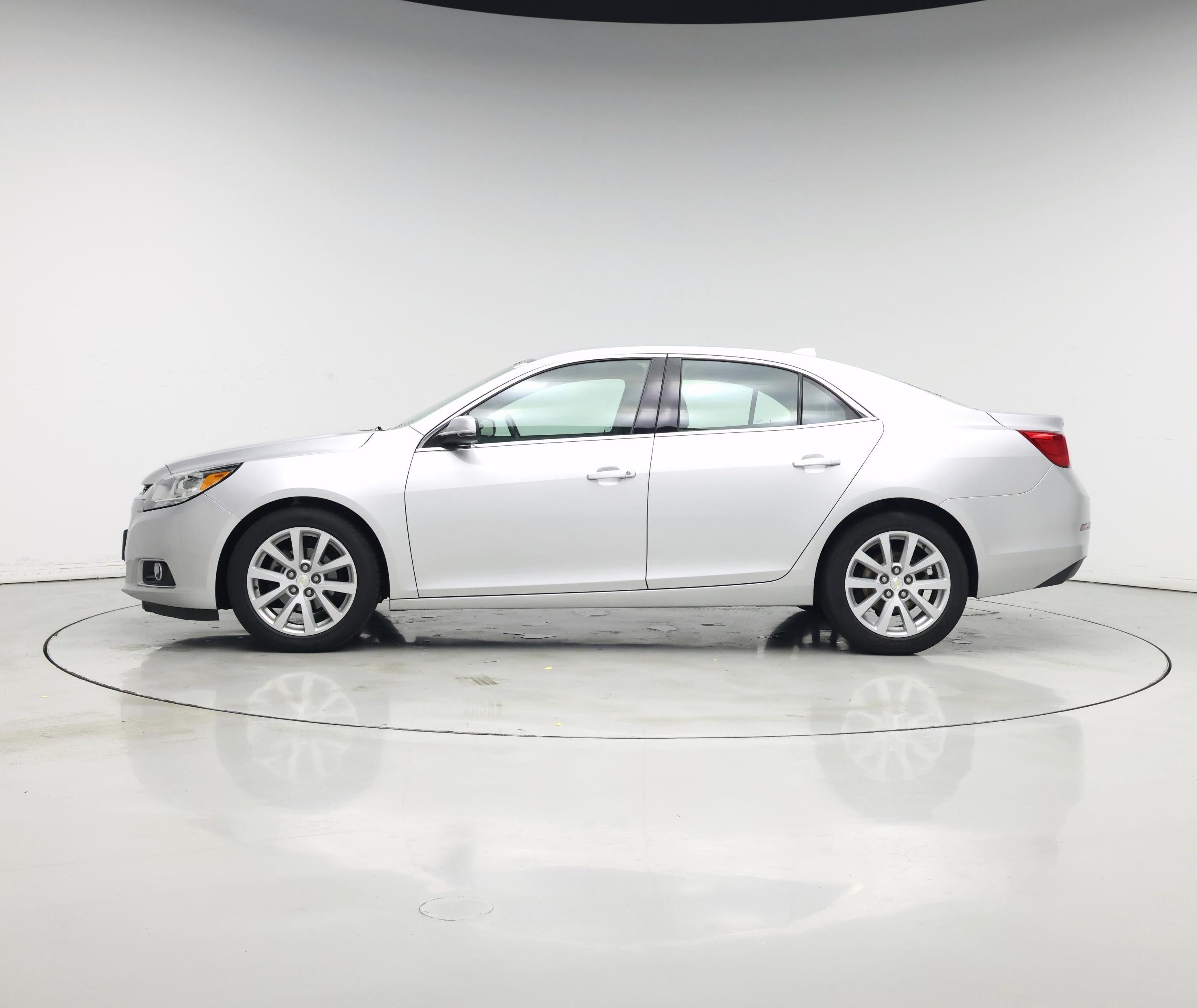 Thumbnail: 2014 Chevrolet Malibu - 3