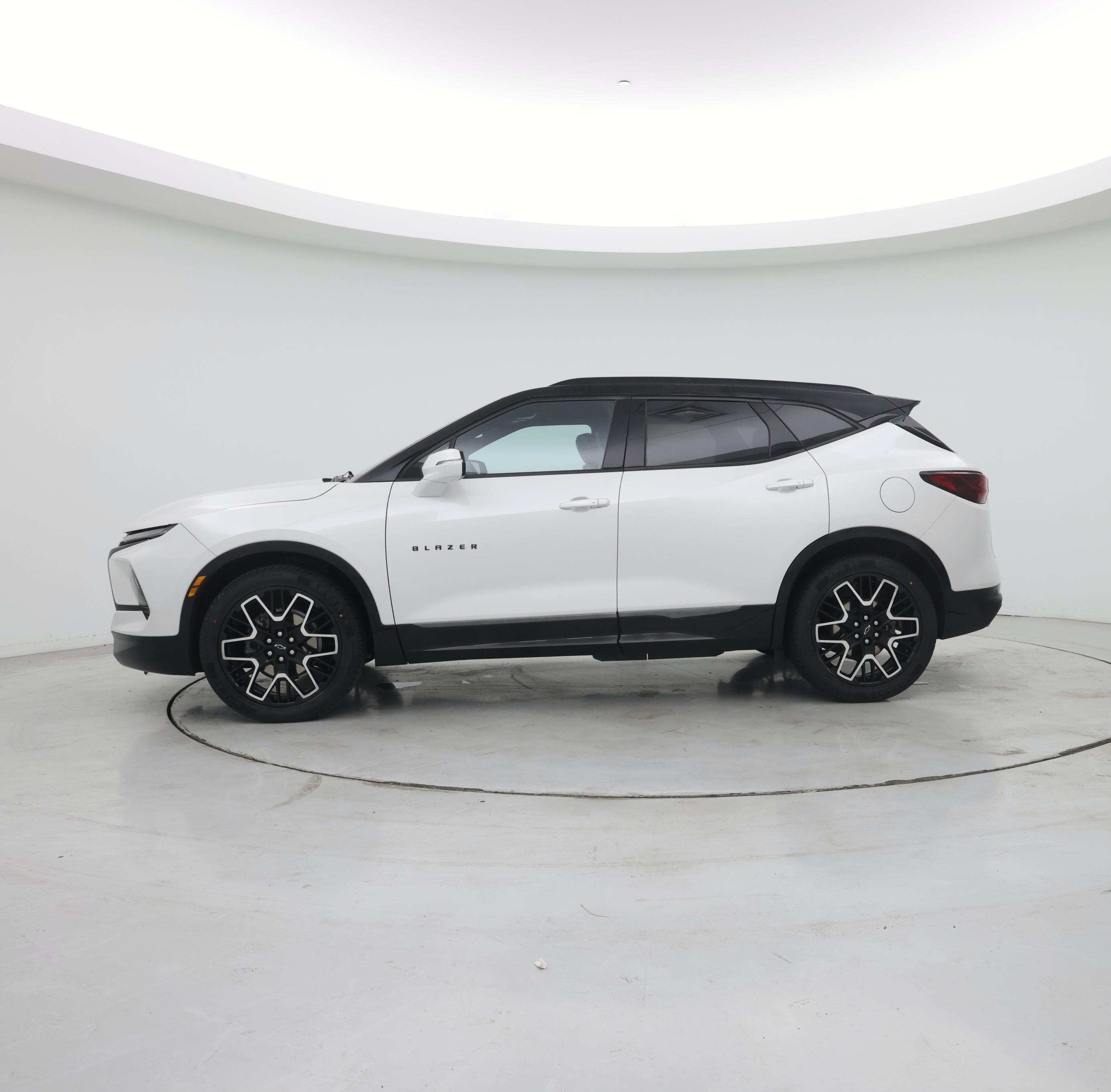 Thumbnail: 2023 Chevrolet Blazer - 3