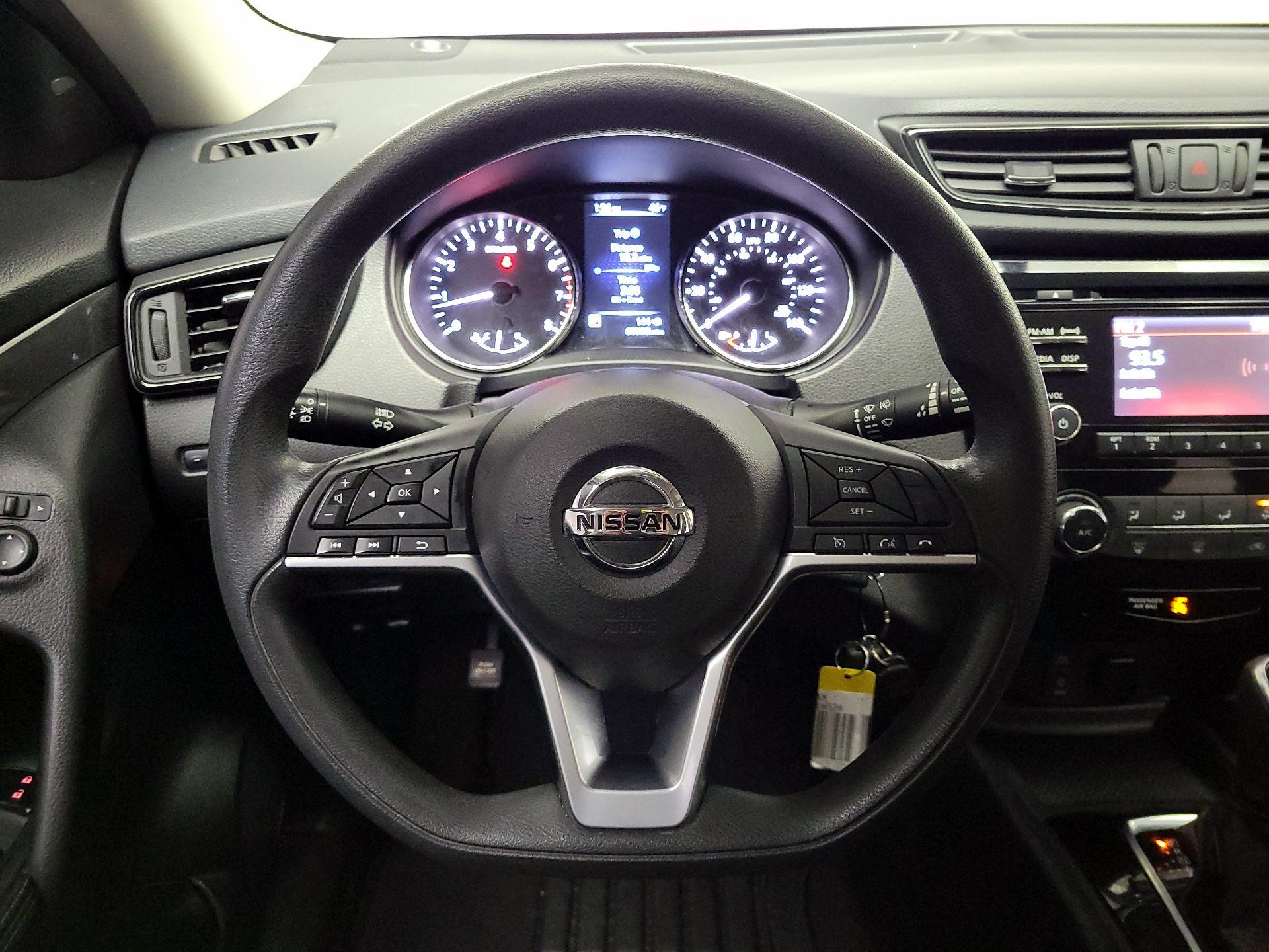 Thumbnail: 2017 Nissan Rogue - 10