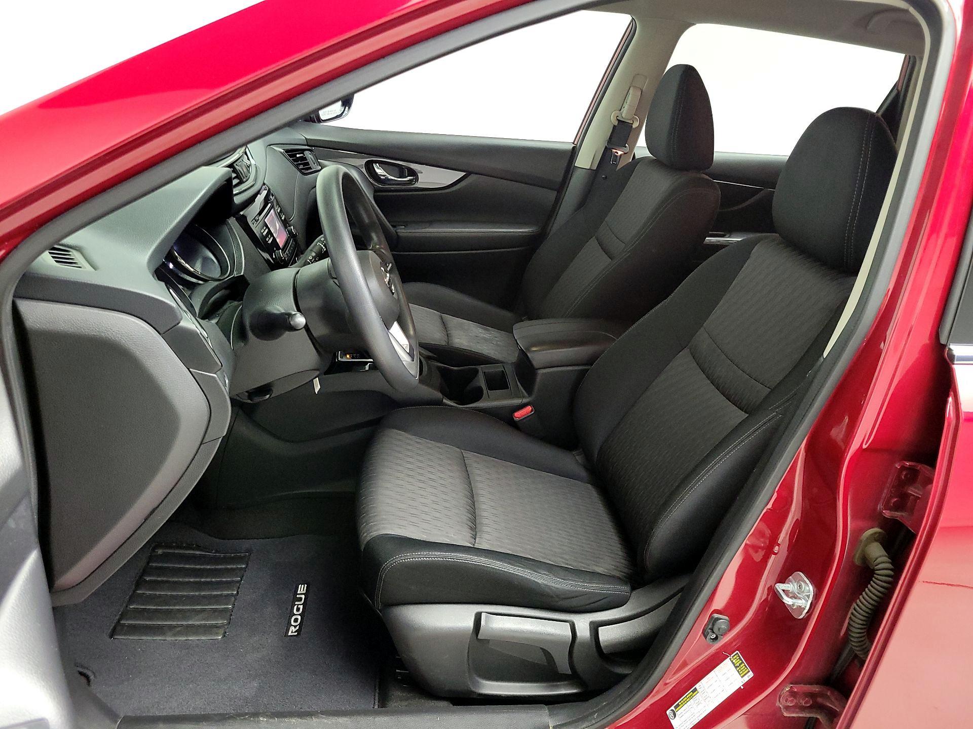 Thumbnail: 2017 Nissan Rogue - 11