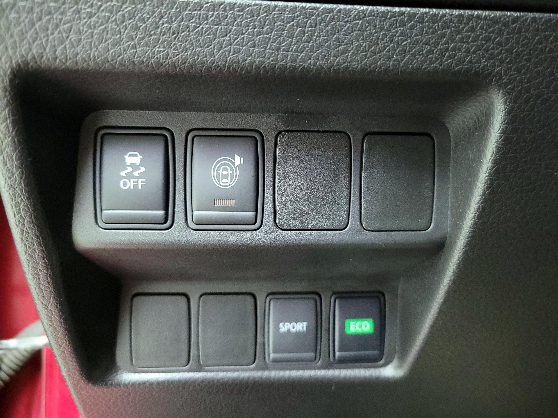 Thumbnail: 2017 Nissan Rogue - 13