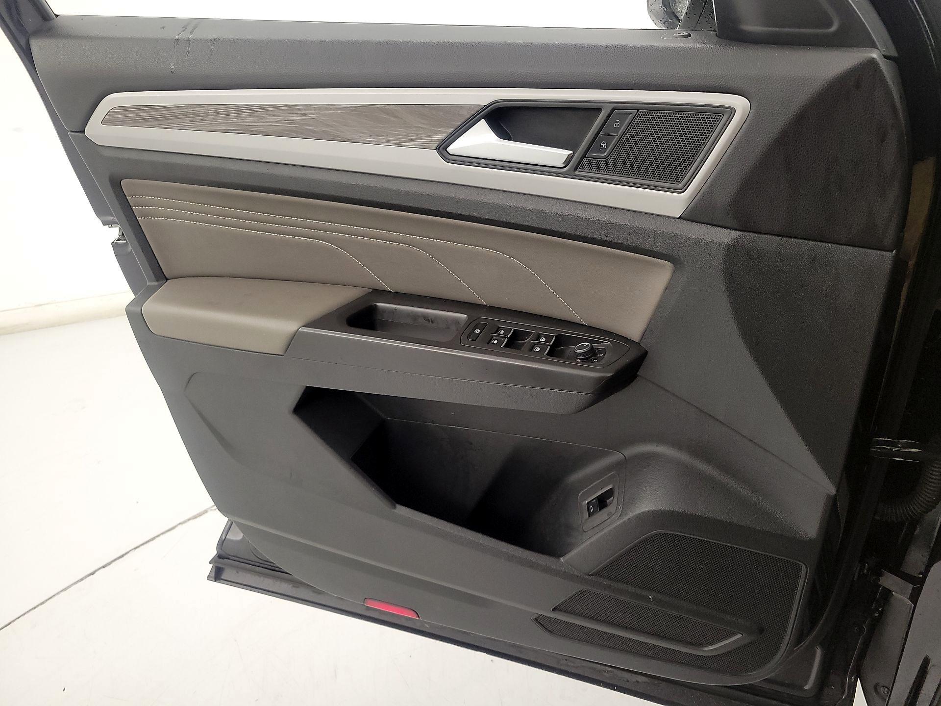 Thumbnail: 2023 Volkswagen Atlas - 12