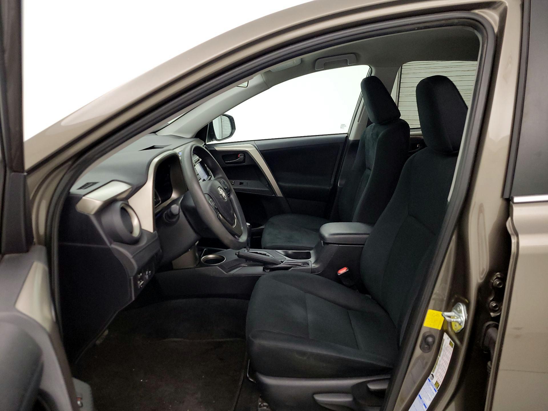 Thumbnail: 2015 Toyota RAV4 - 11