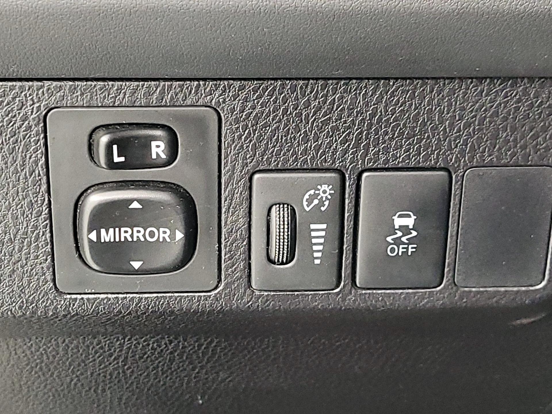 Thumbnail: 2015 Toyota RAV4 - 13