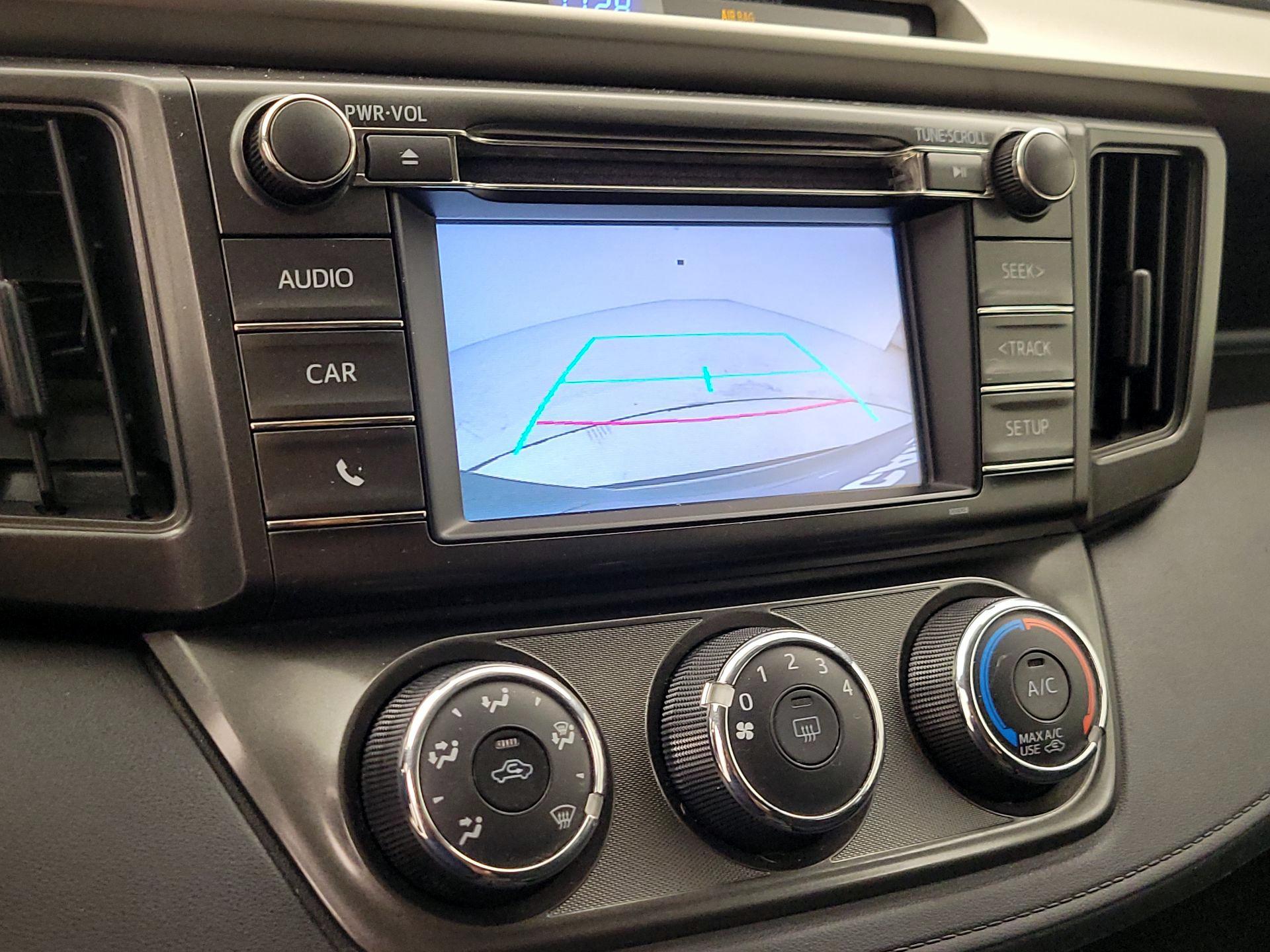 Thumbnail: 2015 Toyota RAV4 - 14