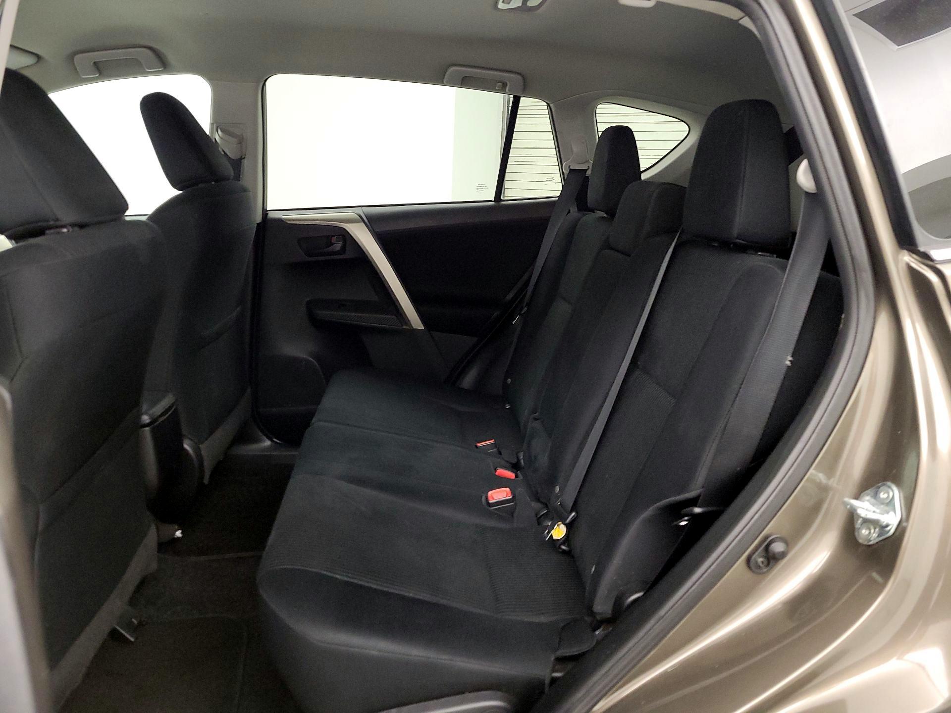 Thumbnail: 2015 Toyota RAV4 - 19