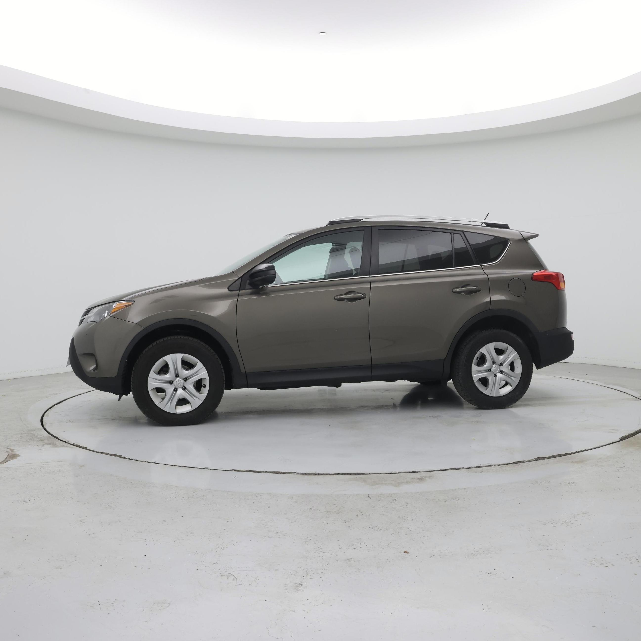 Thumbnail: 2015 Toyota RAV4 - 3