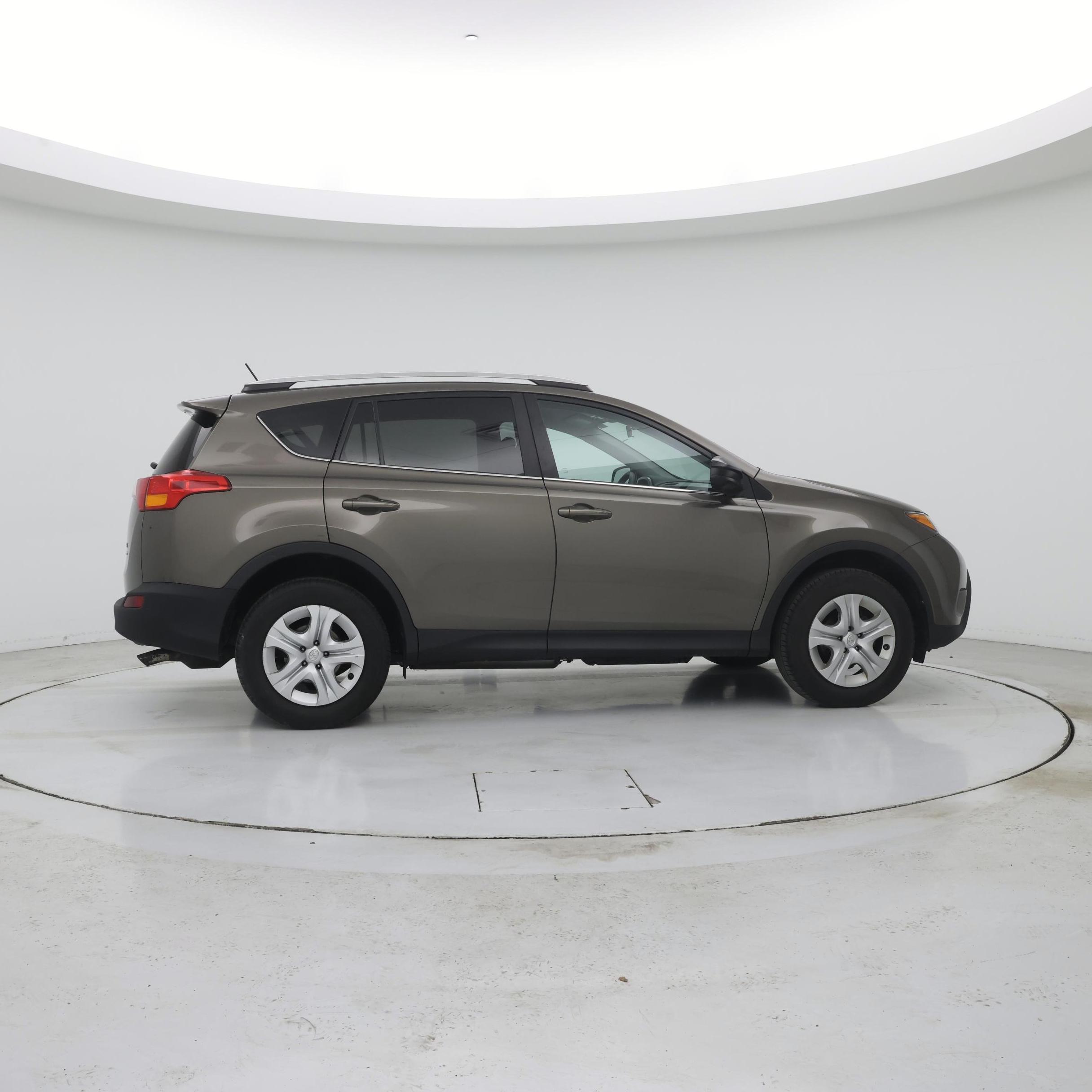 Thumbnail: 2015 Toyota RAV4 - 7