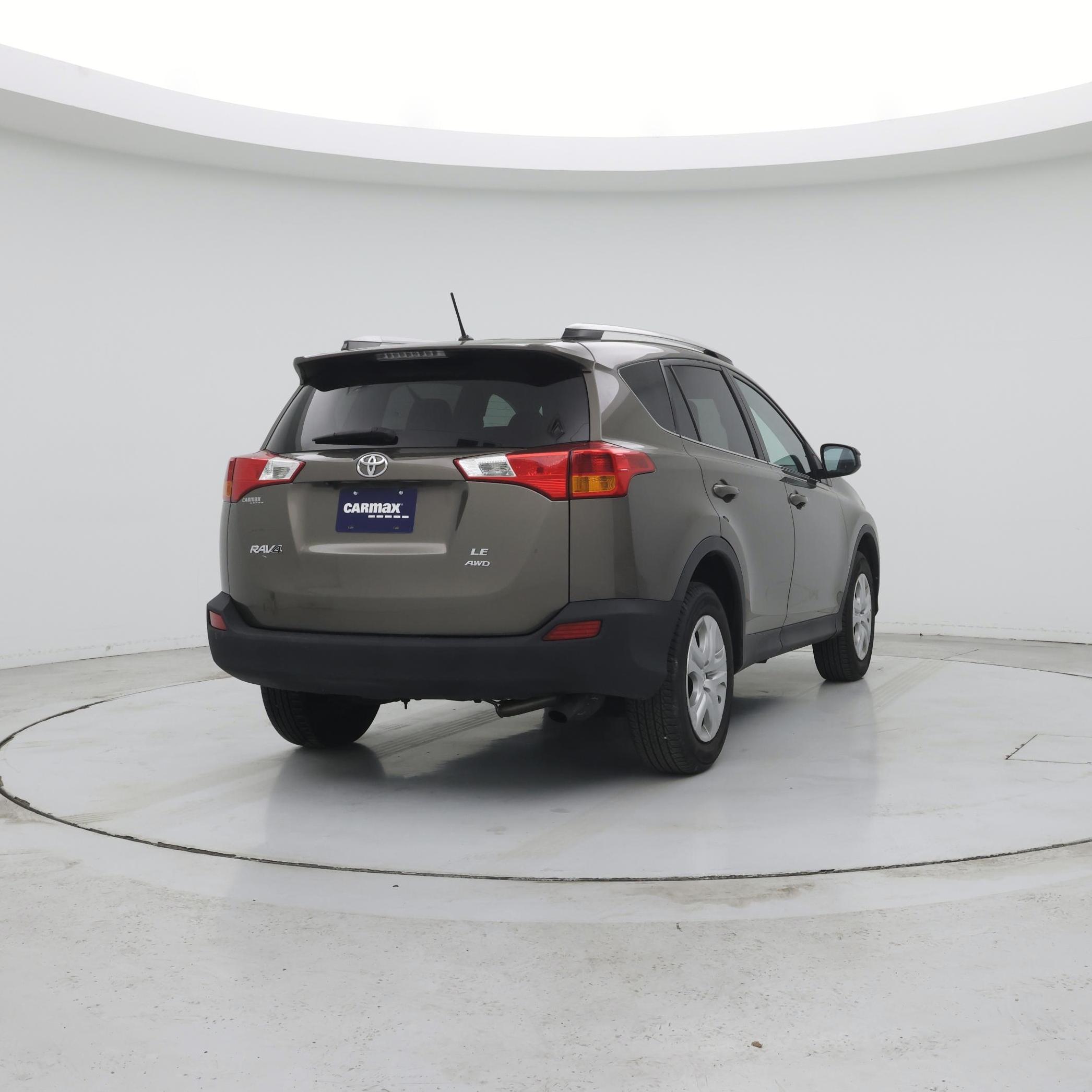 Thumbnail: 2015 Toyota RAV4 - 8