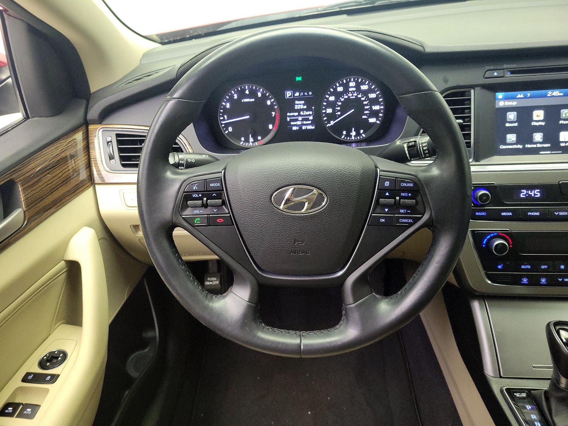 Thumbnail: 2016 Hyundai Sonata - 10