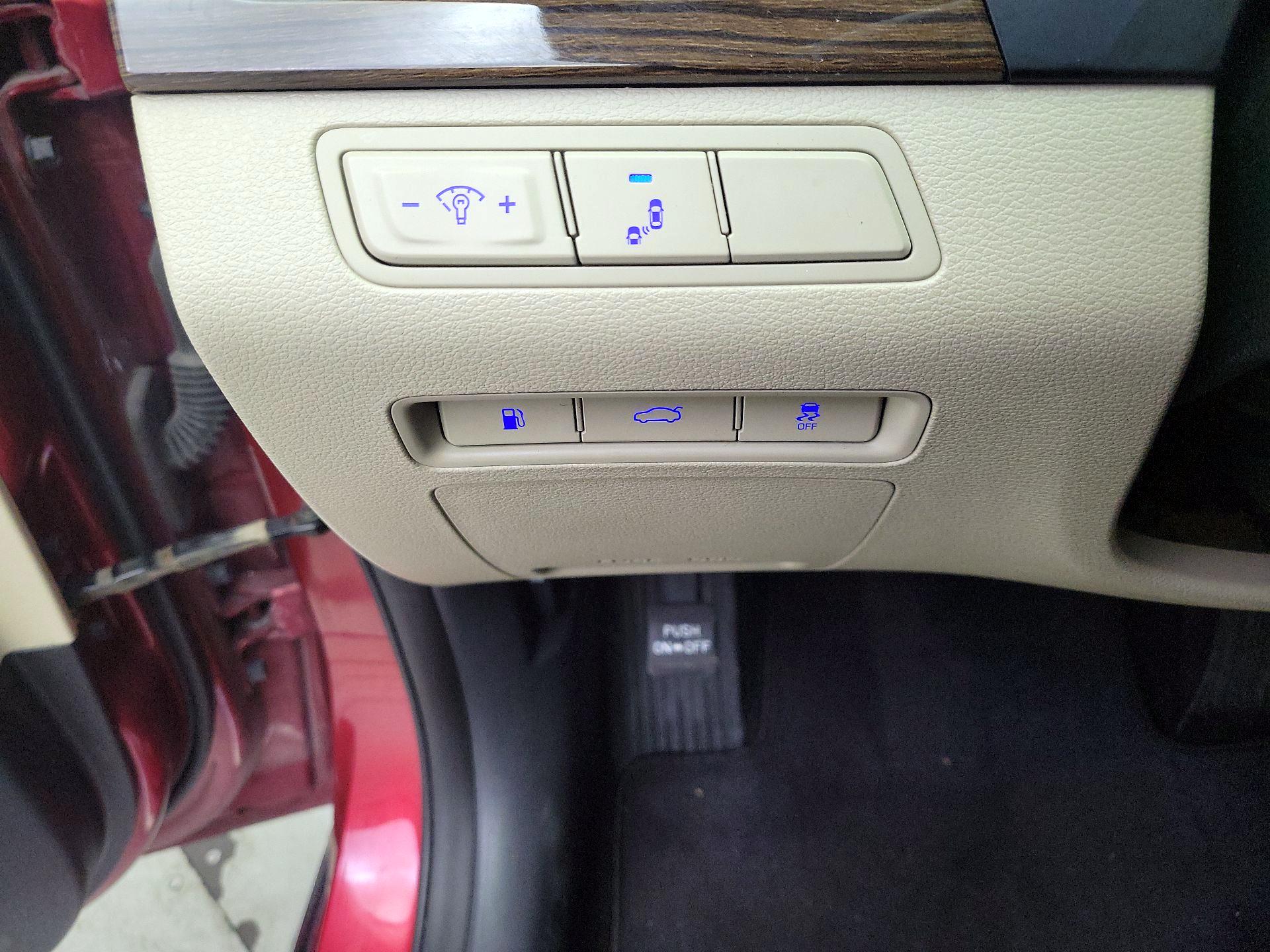 Thumbnail: 2016 Hyundai Sonata - 13