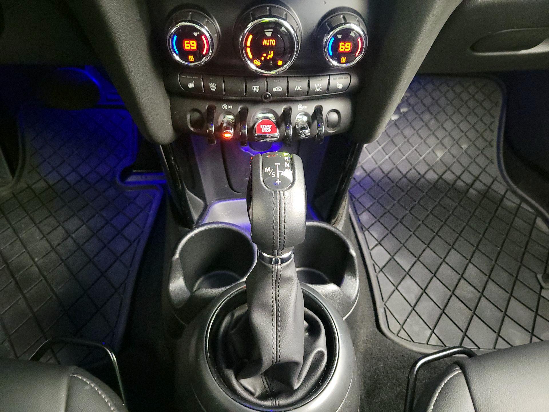 Thumbnail: 2019 MINI Cooper Hardtop - 16