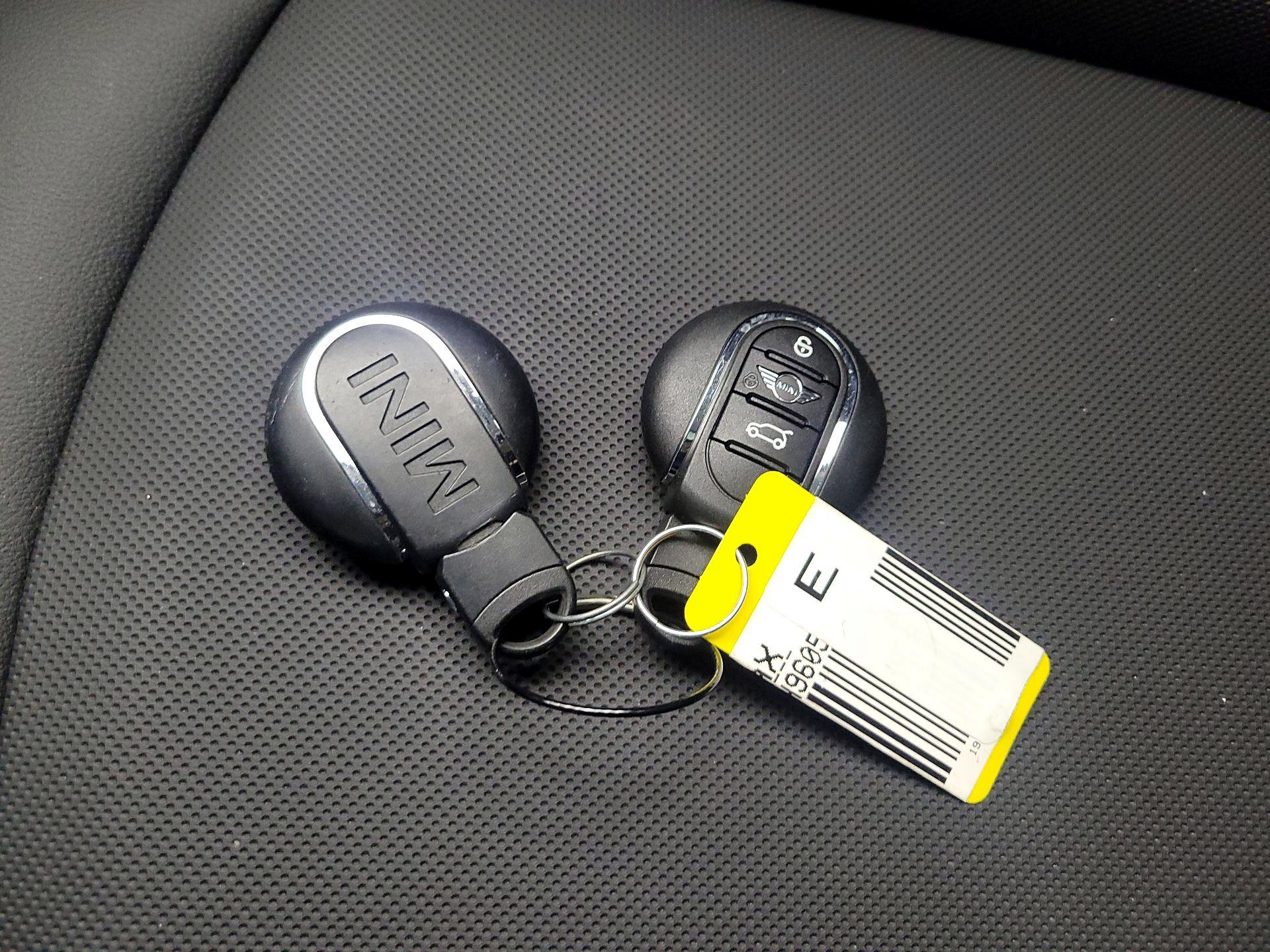 Thumbnail: 2019 MINI Cooper Hardtop - 19