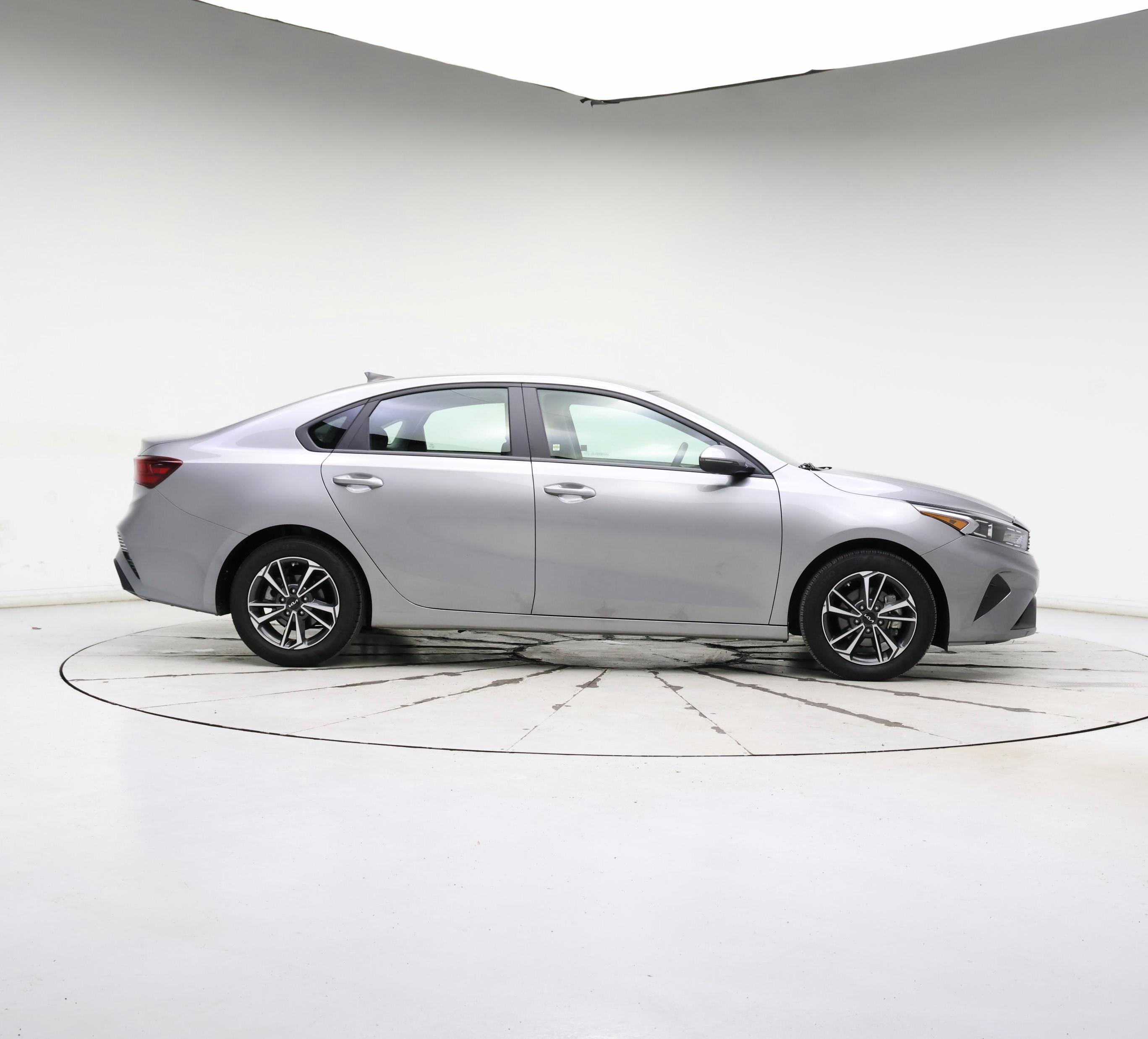 Thumbnail: 2023 Kia Forte - 7