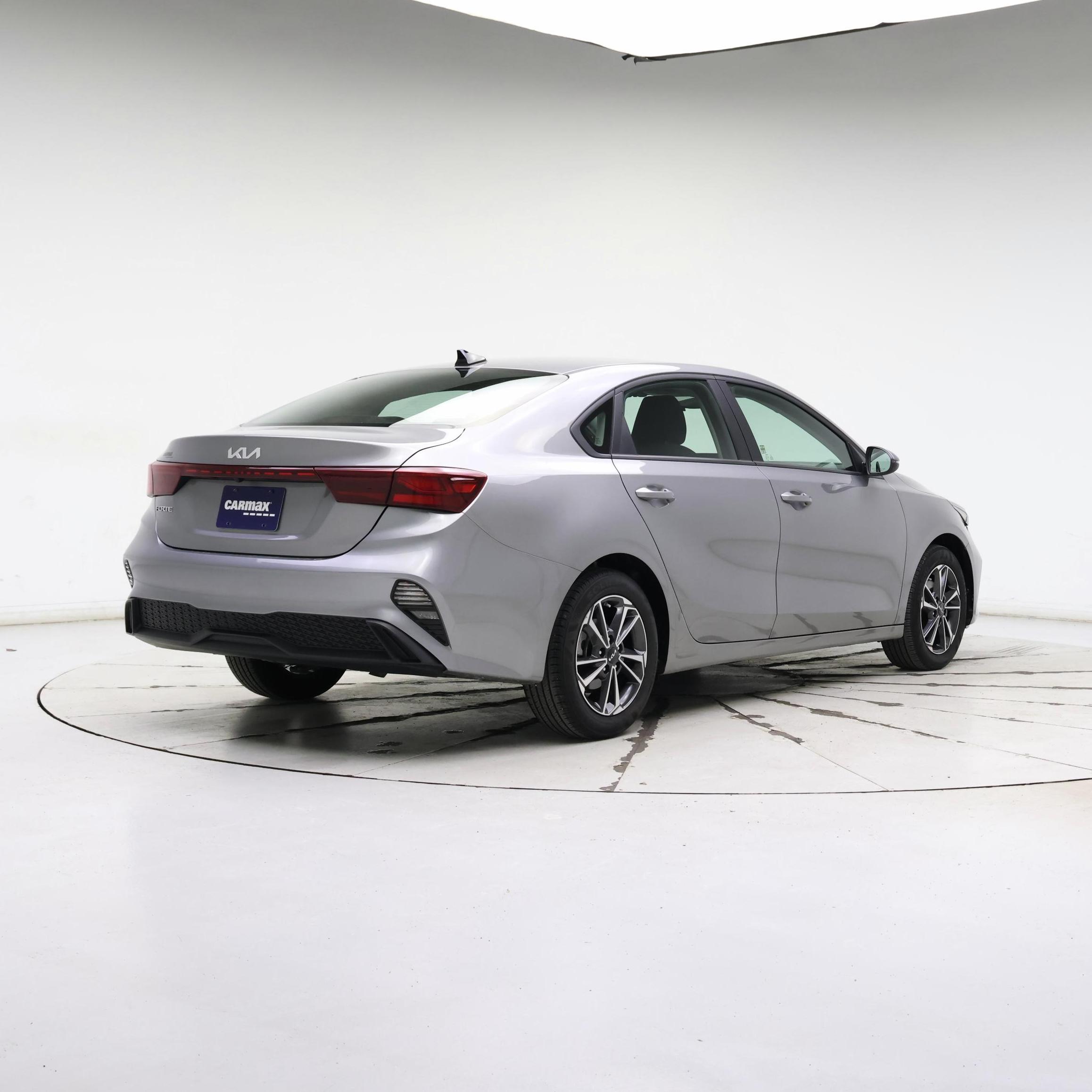 Thumbnail: 2023 Kia Forte - 8