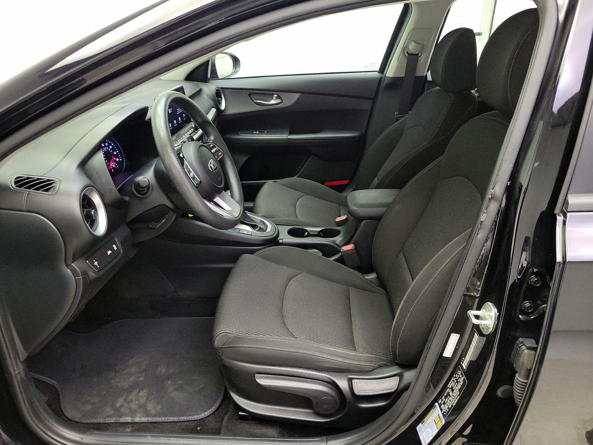 Thumbnail: 2020 Kia Forte - 11