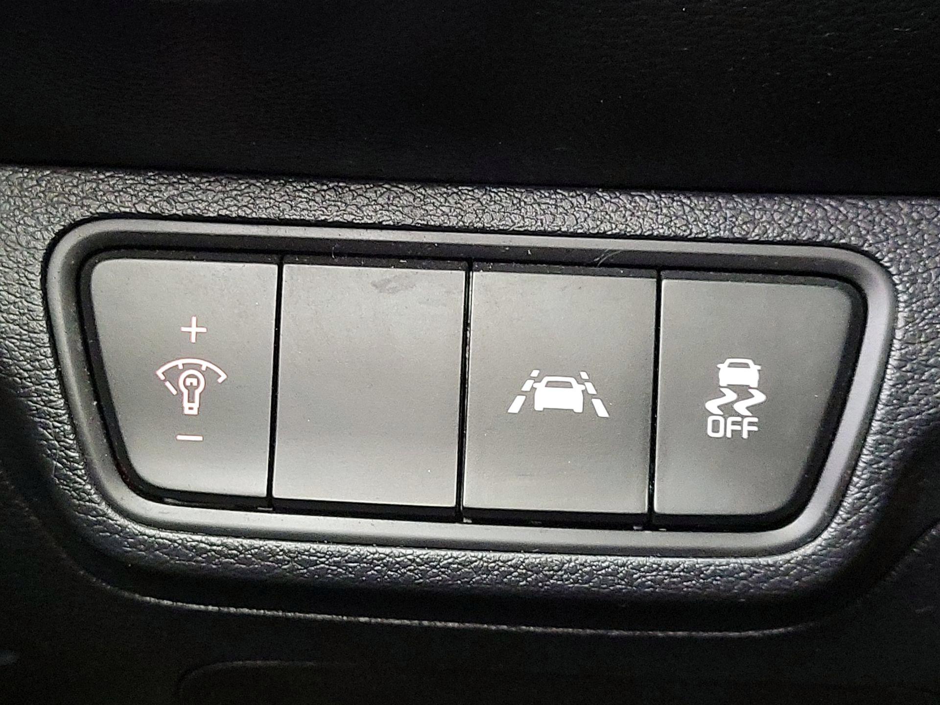 Thumbnail: 2020 Kia Forte - 13