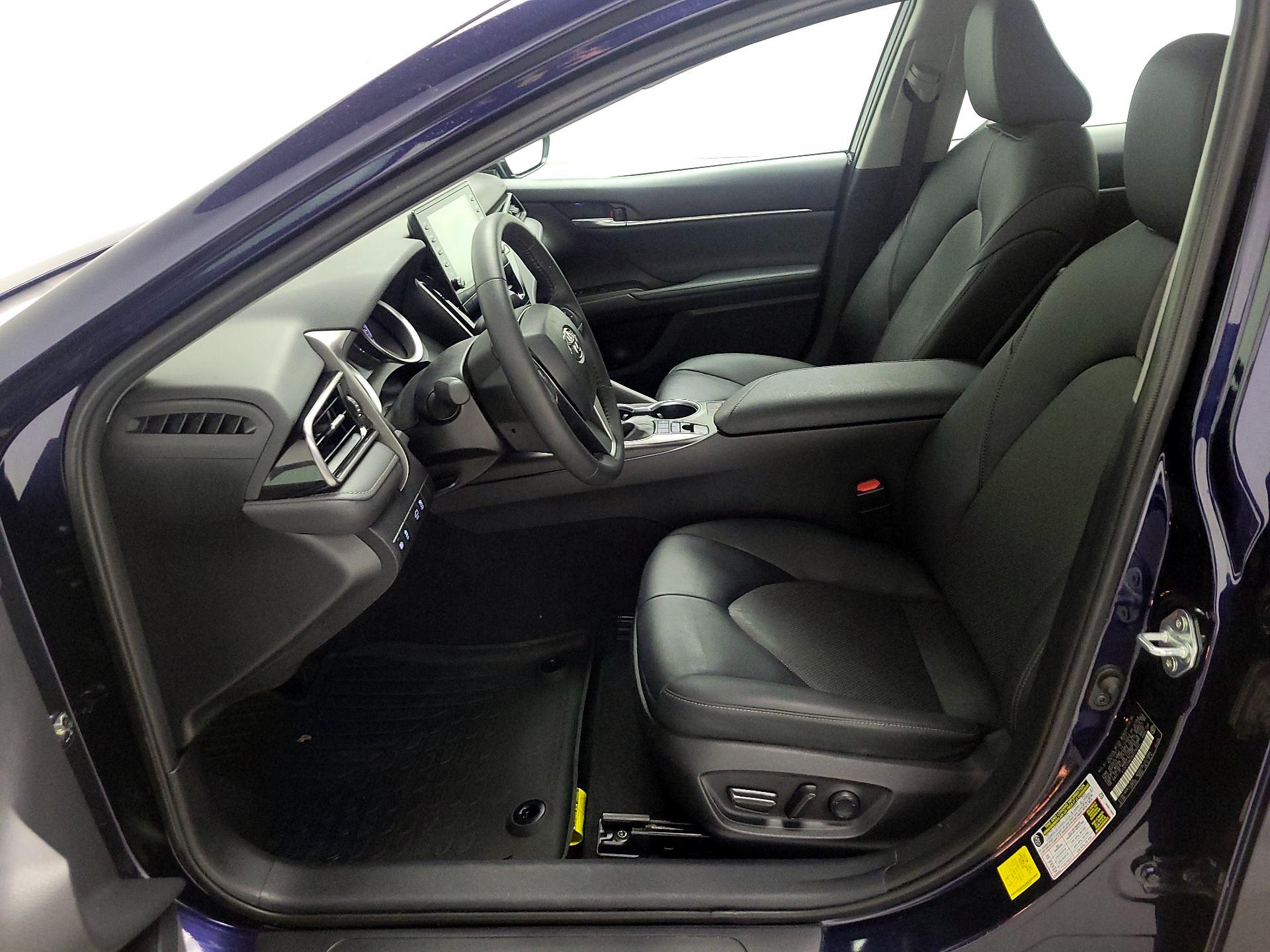 Thumbnail: 2022 Toyota Camry - 11