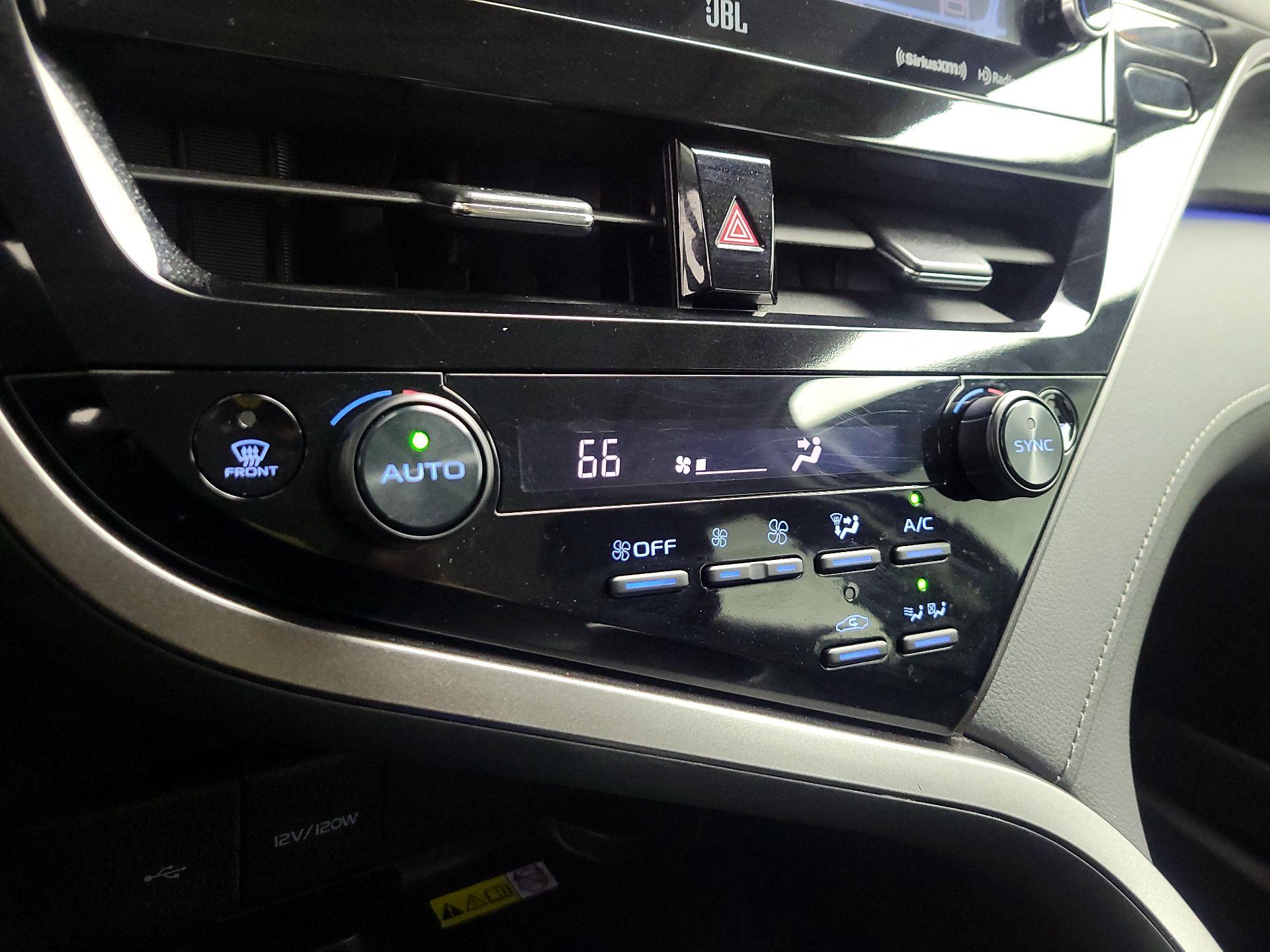 Thumbnail: 2022 Toyota Camry - 16