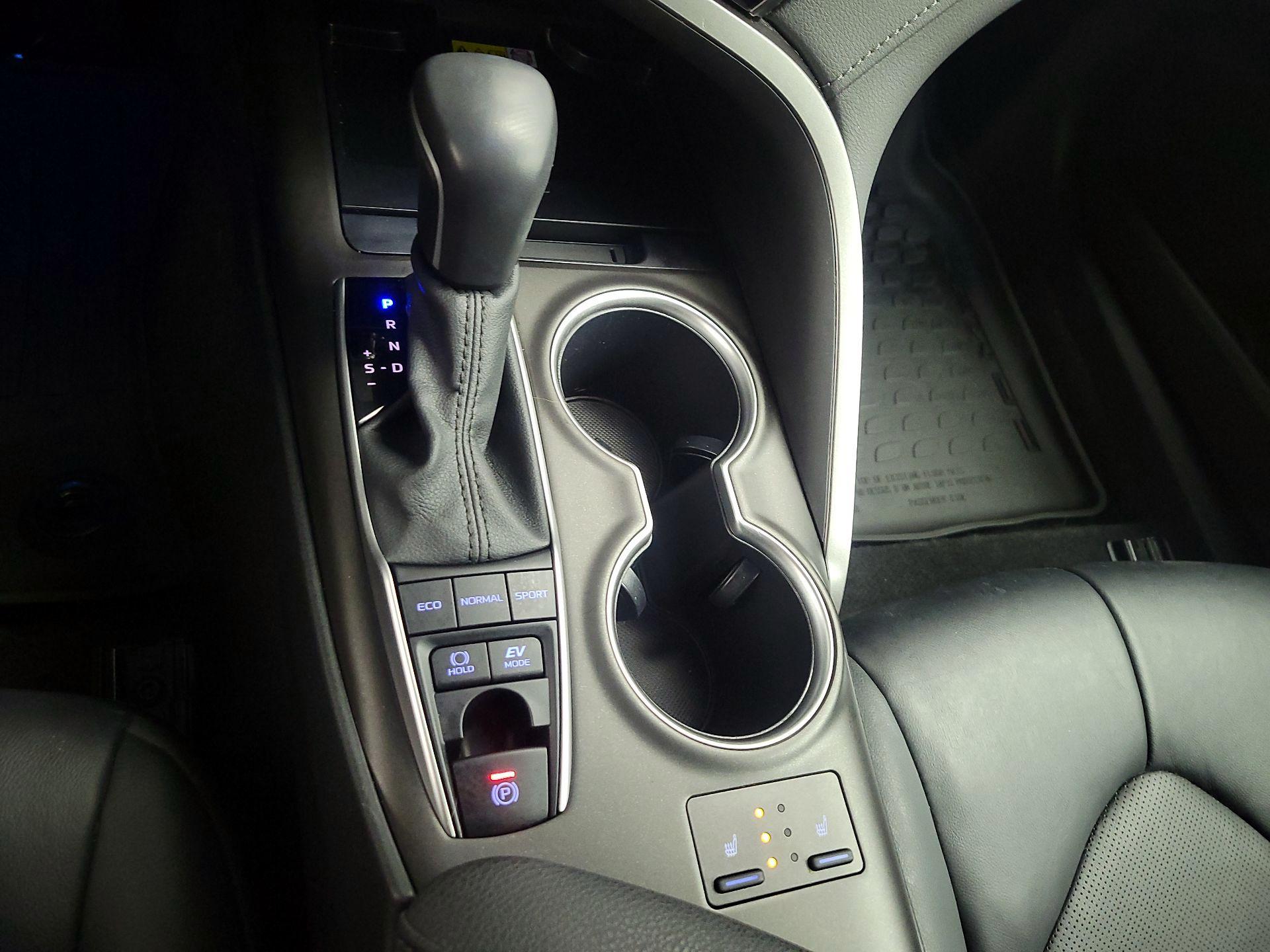 Thumbnail: 2022 Toyota Camry - 17