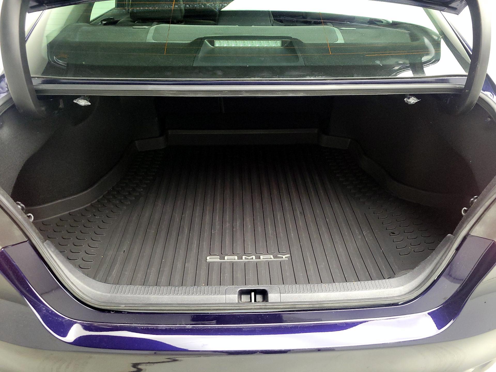 Thumbnail: 2022 Toyota Camry - 20