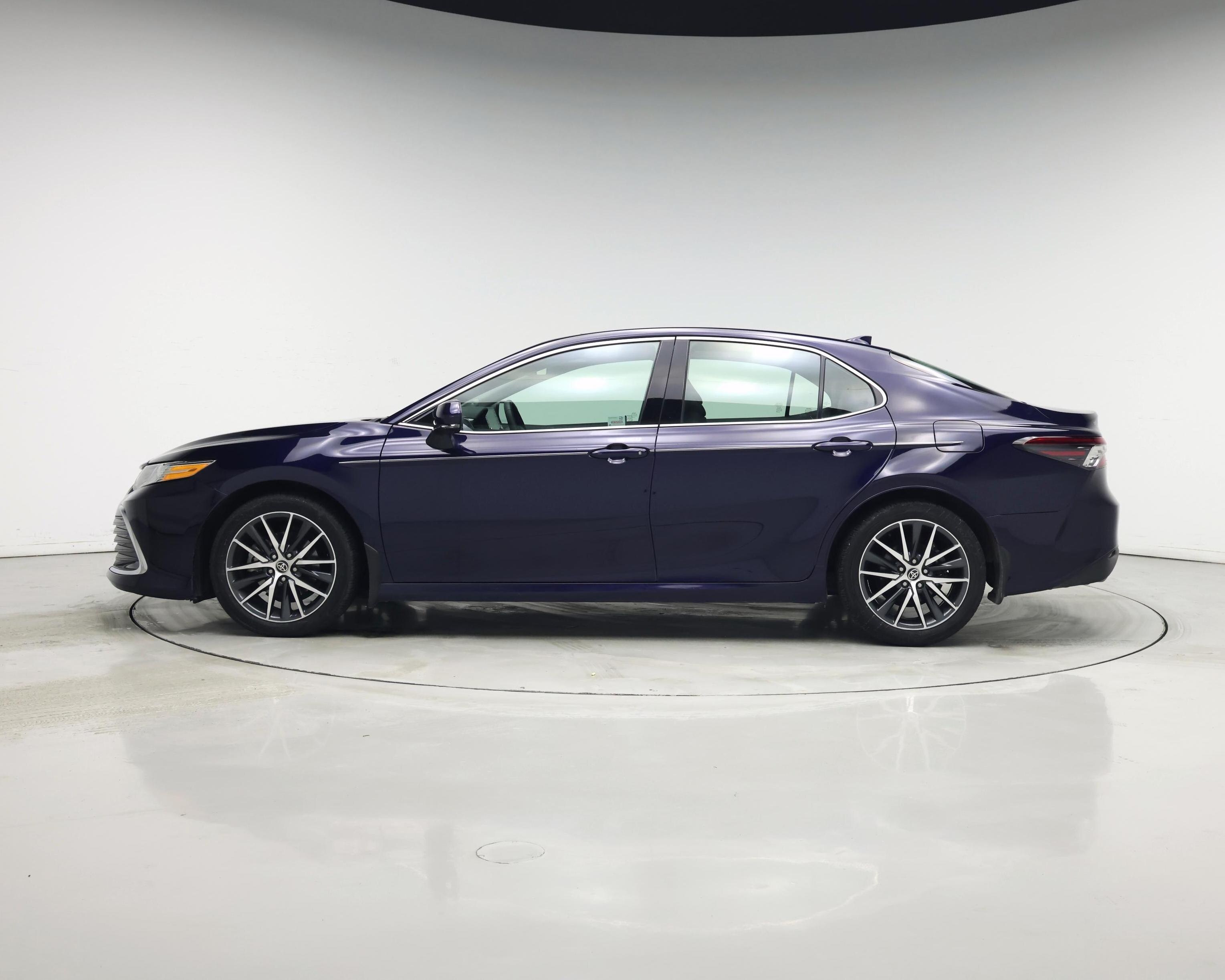 Thumbnail: 2022 Toyota Camry - 3